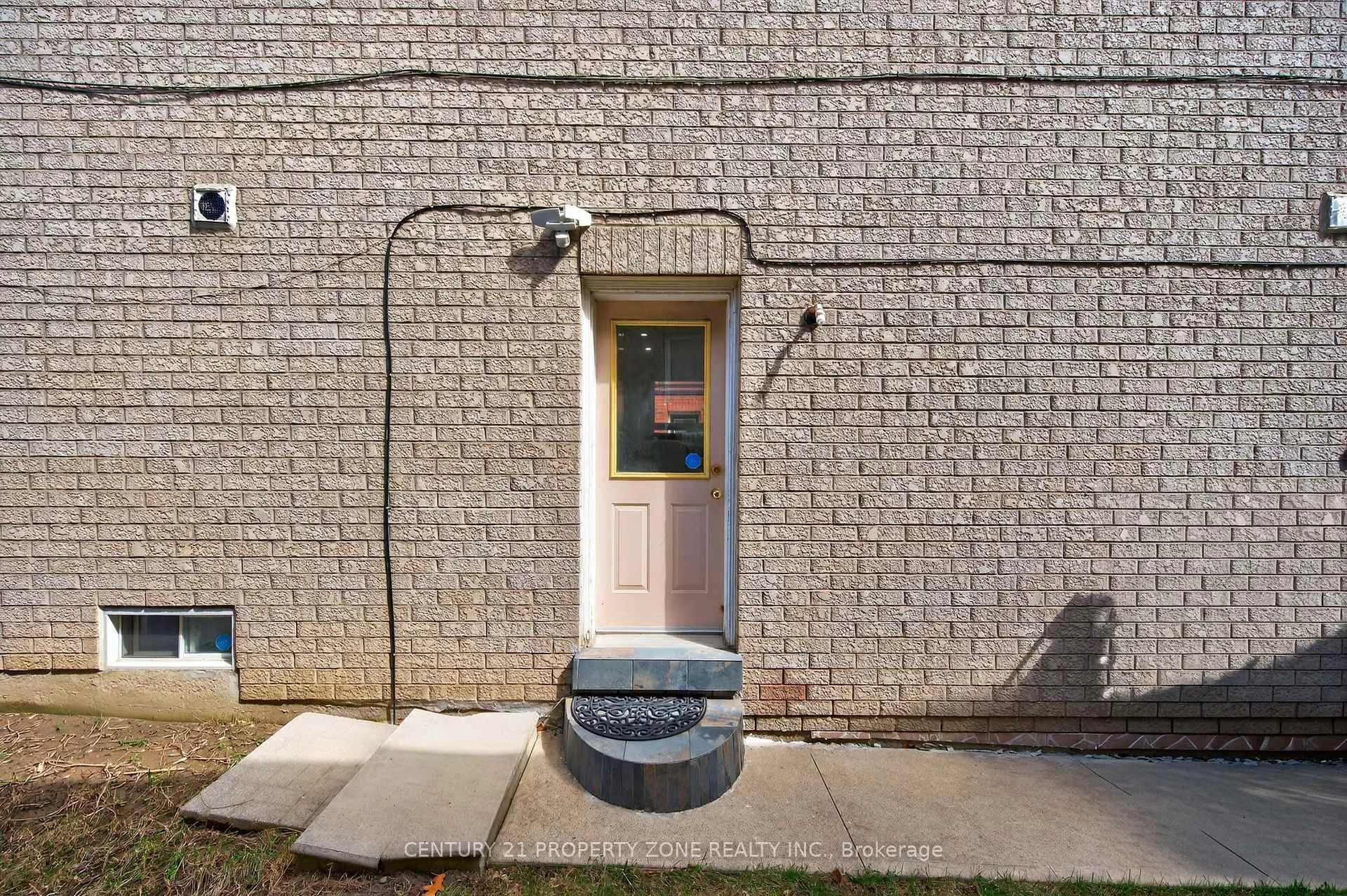 Photo 50 of 16 Sweet Clover Crescent, Brampton, Sandringham-Wellington — HOMEH