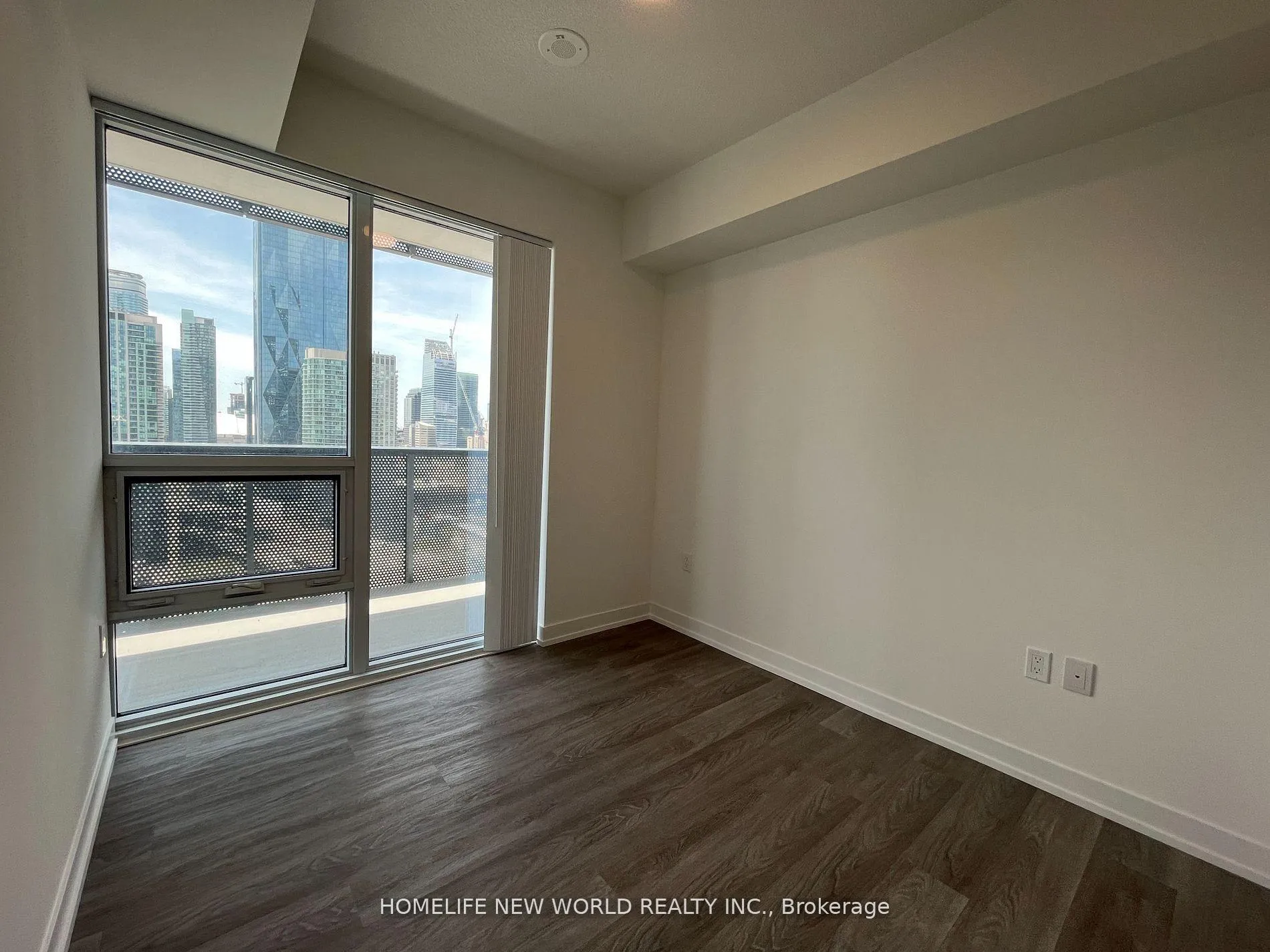 Photo 4 of Unit 2511, 55 Cooper Street, Toronto, Waterfront Communities — HOMEH