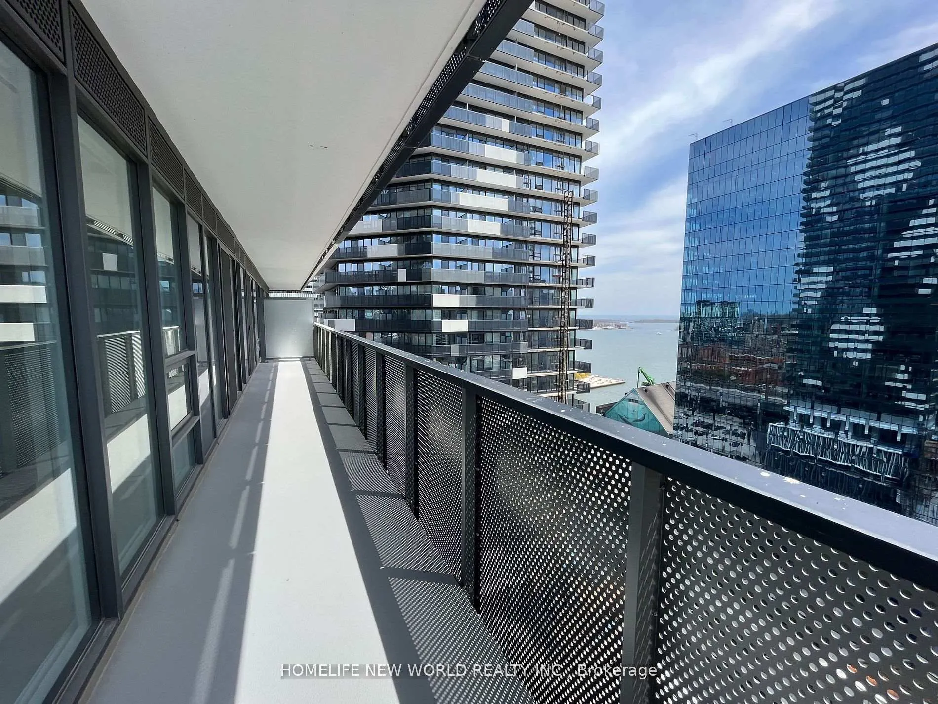 Photo 6 of Unit 2511, 55 Cooper Street, Toronto, Waterfront Communities — HOMEH