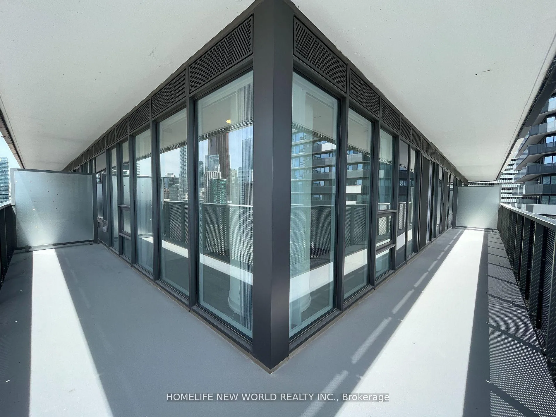Photo 10 of Unit 2511, 55 Cooper Street, Toronto, Waterfront Communities — HOMEH