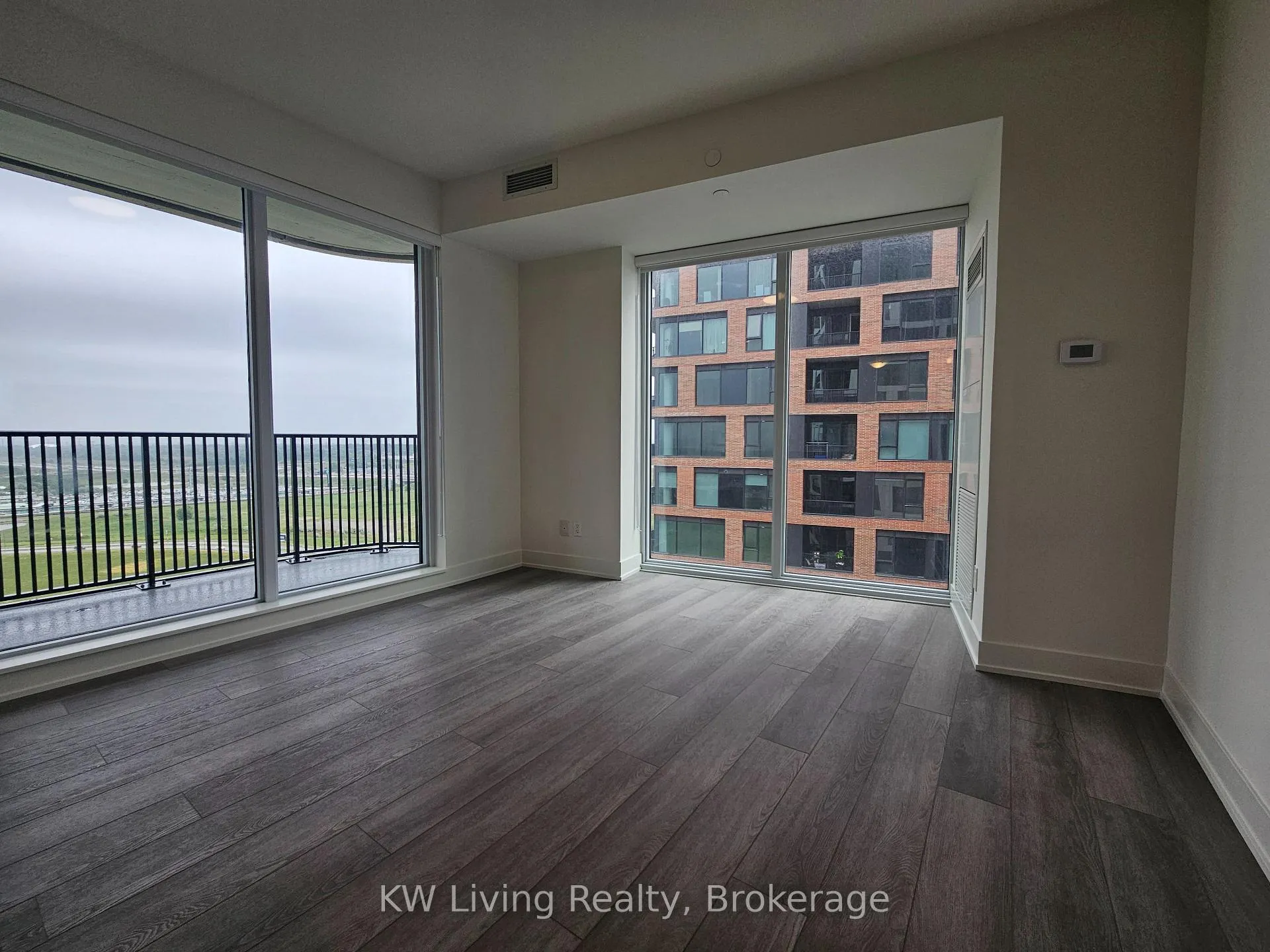 Photo 9 of Unit 2020, 56 Andre de Grasse Street, Markham, Unionville — HOMEH