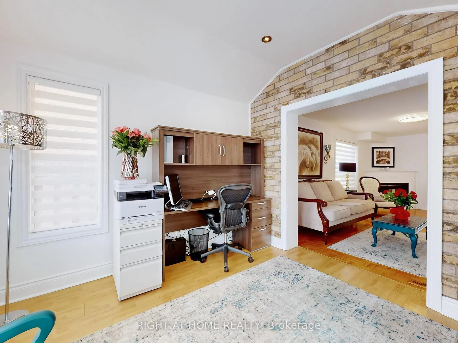 Photo 12 of 55 Hollybush Drive, Vaughan, Maple — HOMEH