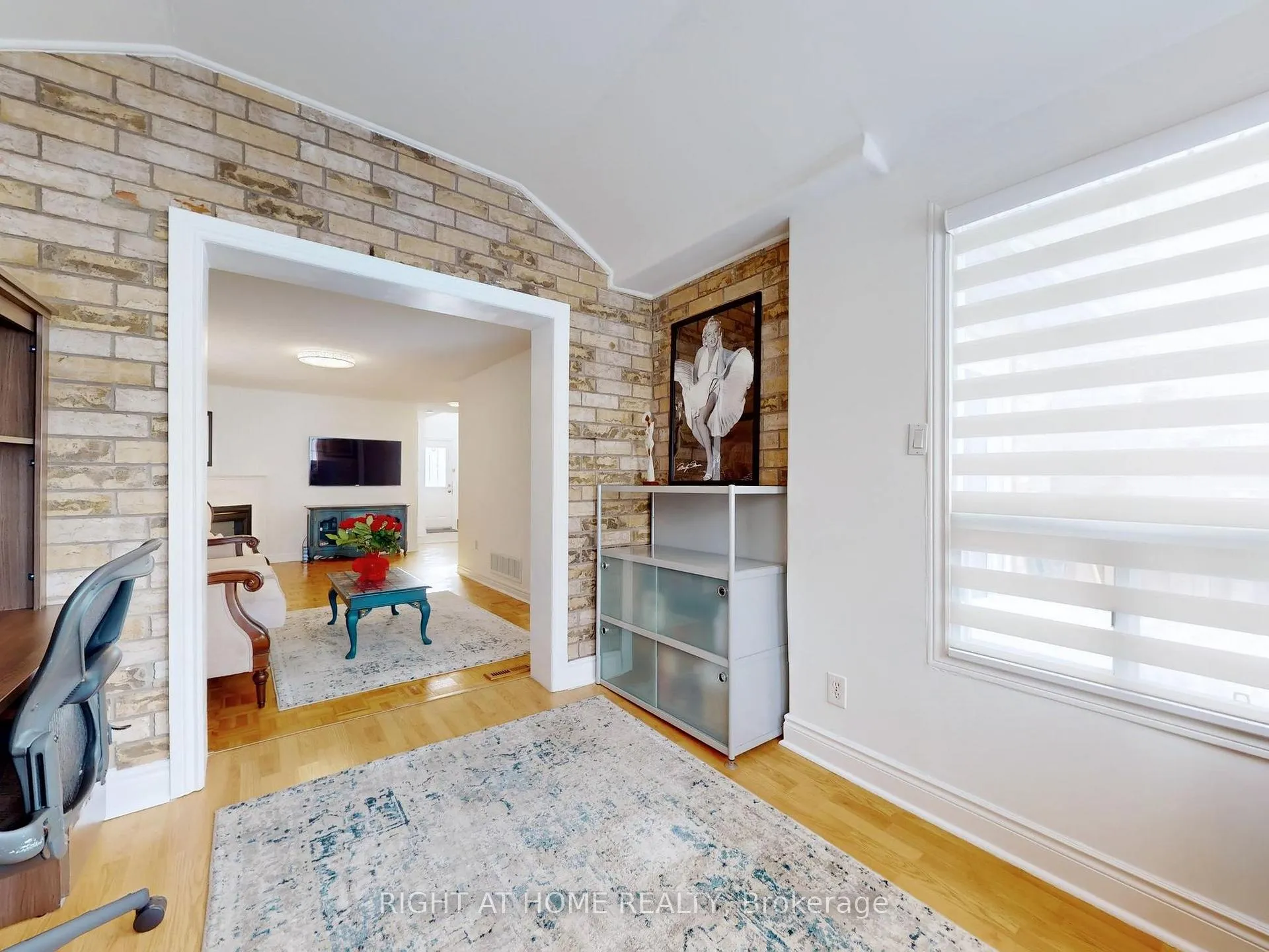 Photo 13 of 55 Hollybush Drive, Vaughan, Maple — HOMEH
