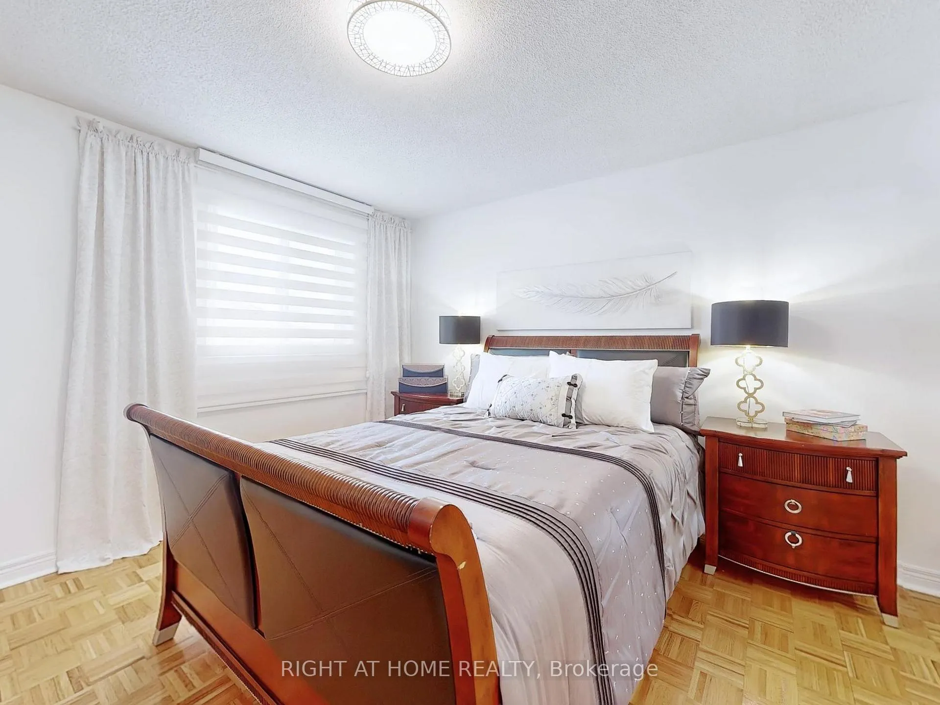 Photo 15 of 55 Hollybush Drive, Vaughan, Maple — HOMEH