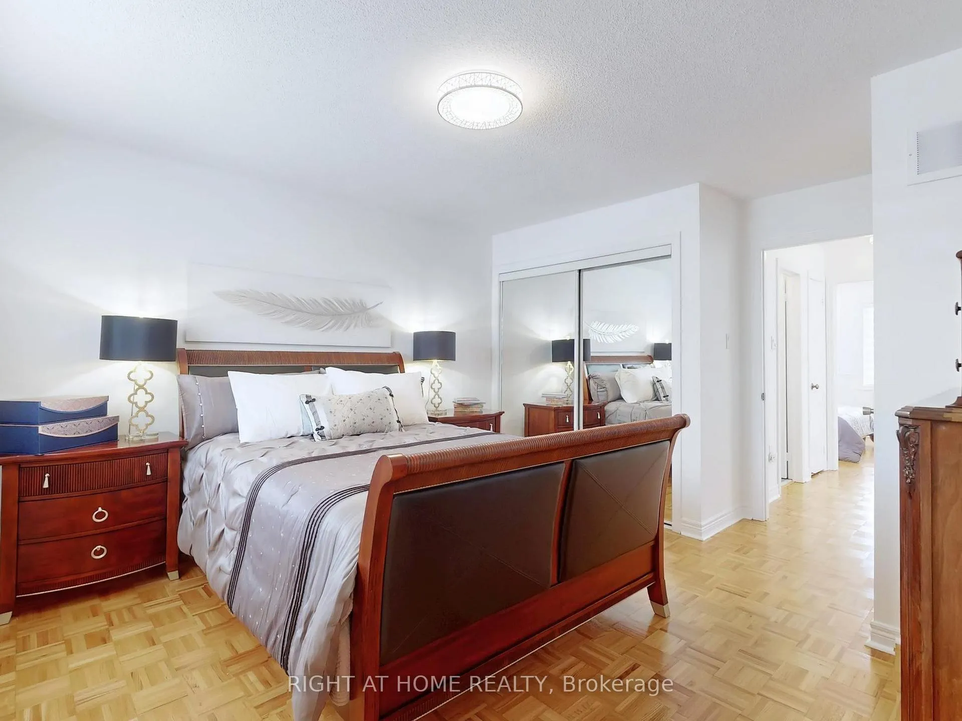Photo 16 of 55 Hollybush Drive, Vaughan, Maple — HOMEH