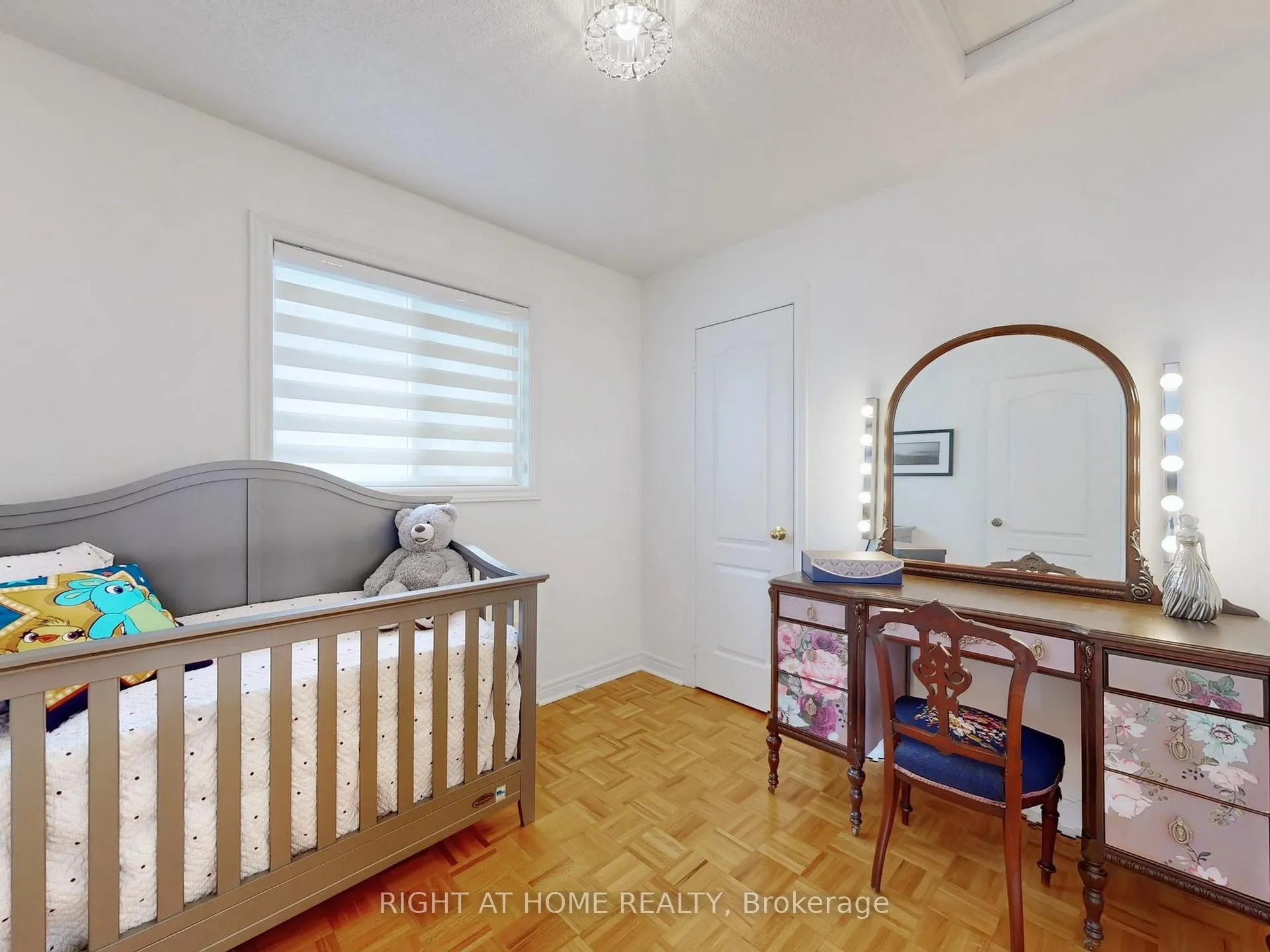 Photo 19 of 55 Hollybush Drive, Vaughan, Maple — HOMEH