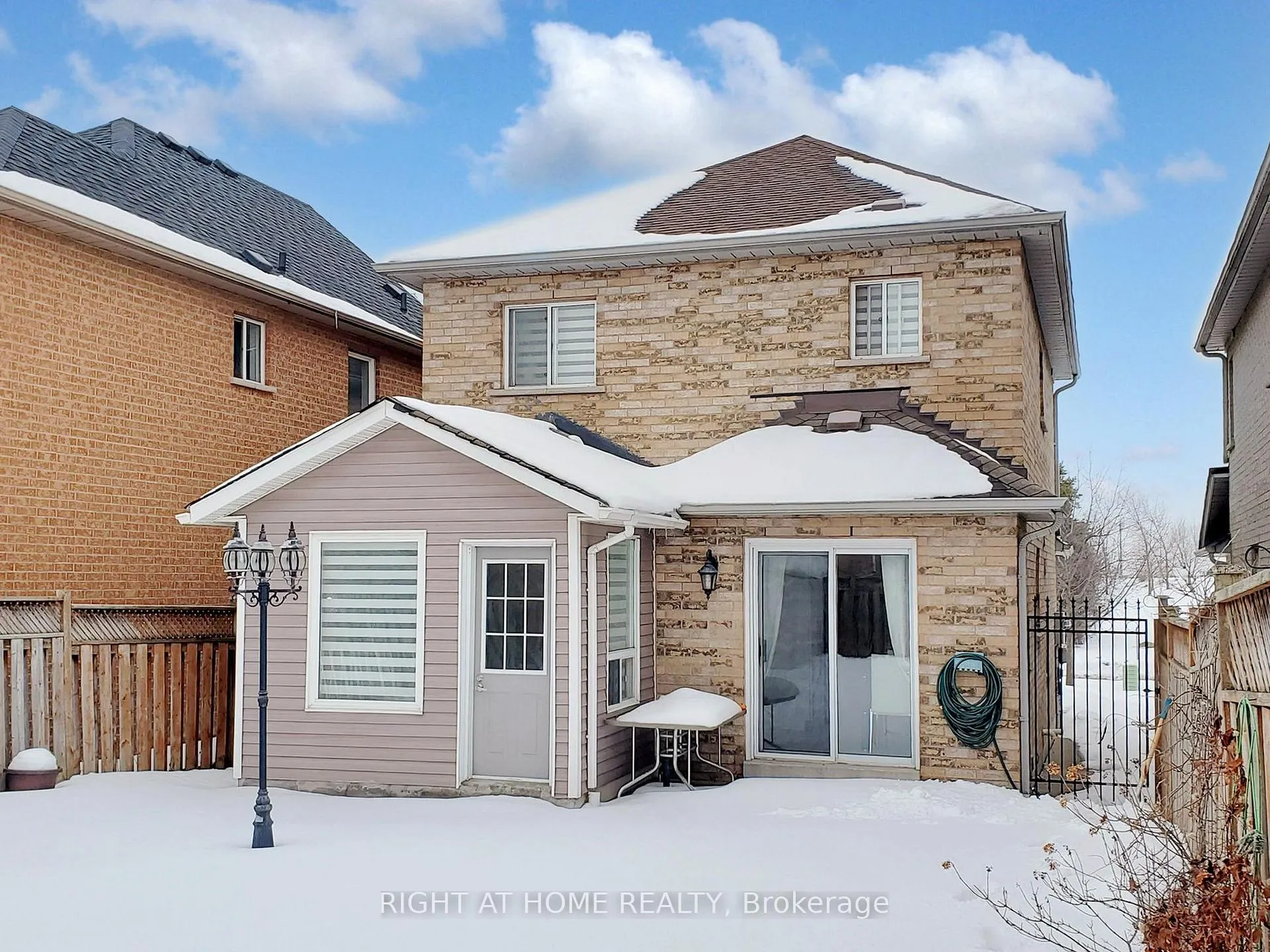 Photo 26 of 55 Hollybush Drive, Vaughan, Maple — HOMEH