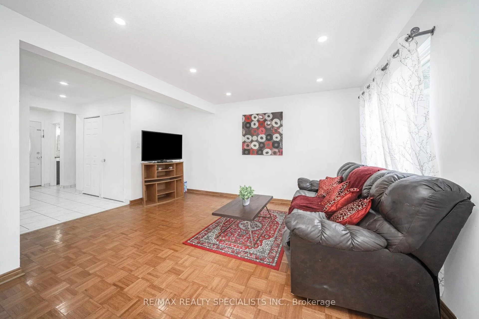 Photo 7 of 44 Franklin Court, Brampton, Bramalea West Industrial — HOMEH