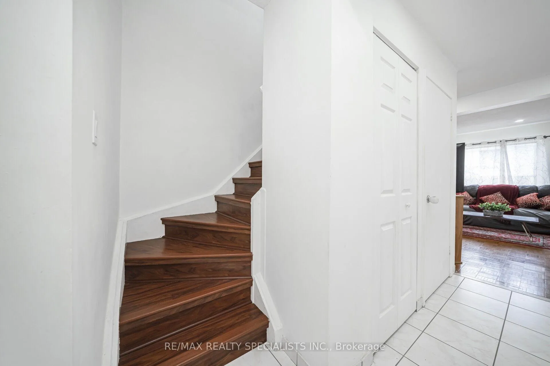 Photo 18 of 44 Franklin Court, Brampton, Bramalea West Industrial — HOMEH