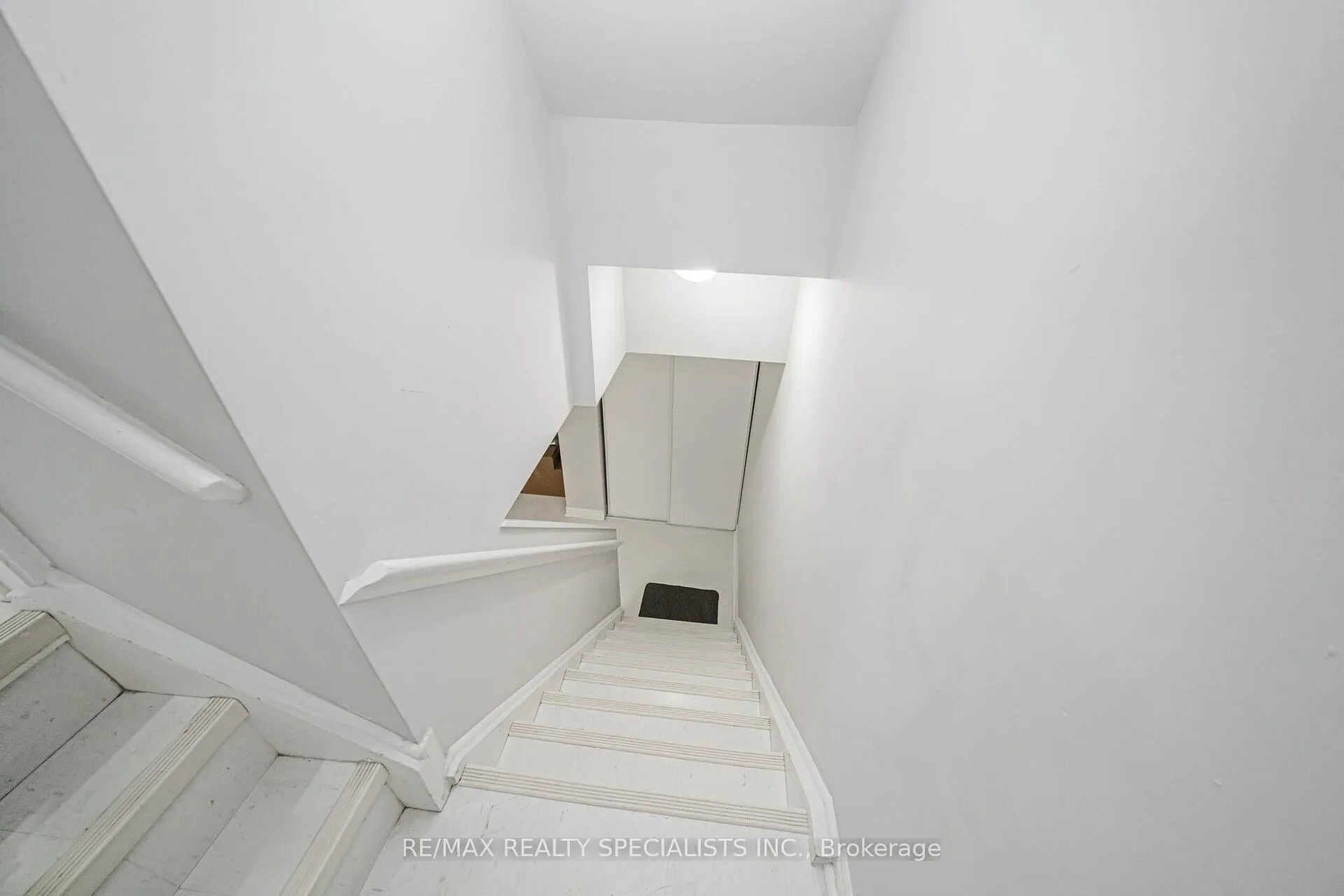 Photo 29 of 44 Franklin Court, Brampton, Bramalea West Industrial — HOMEH