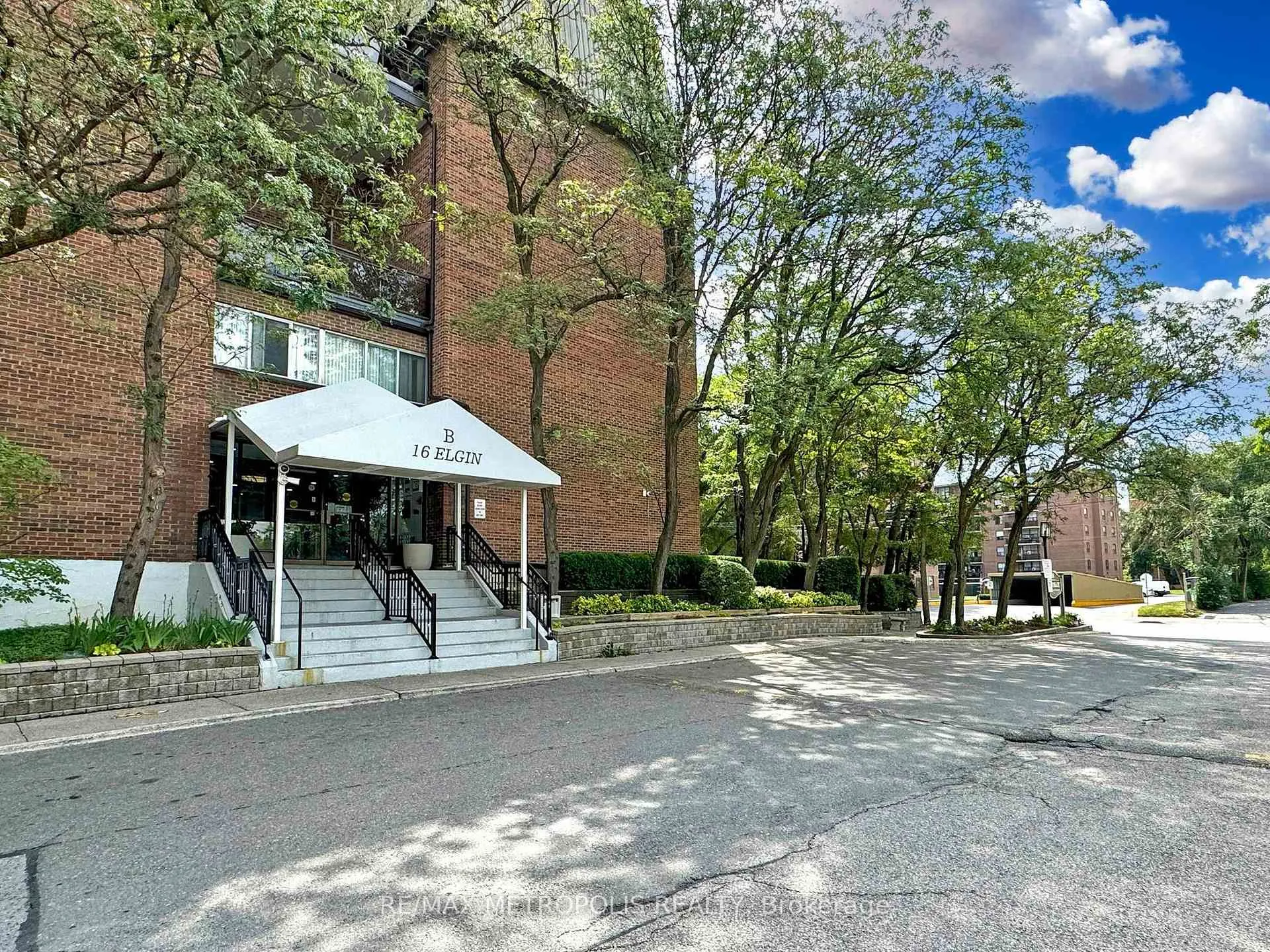 Photo 1 of Unit 357, 16B Elgin Street, Markham, Thornhill — HOMEH