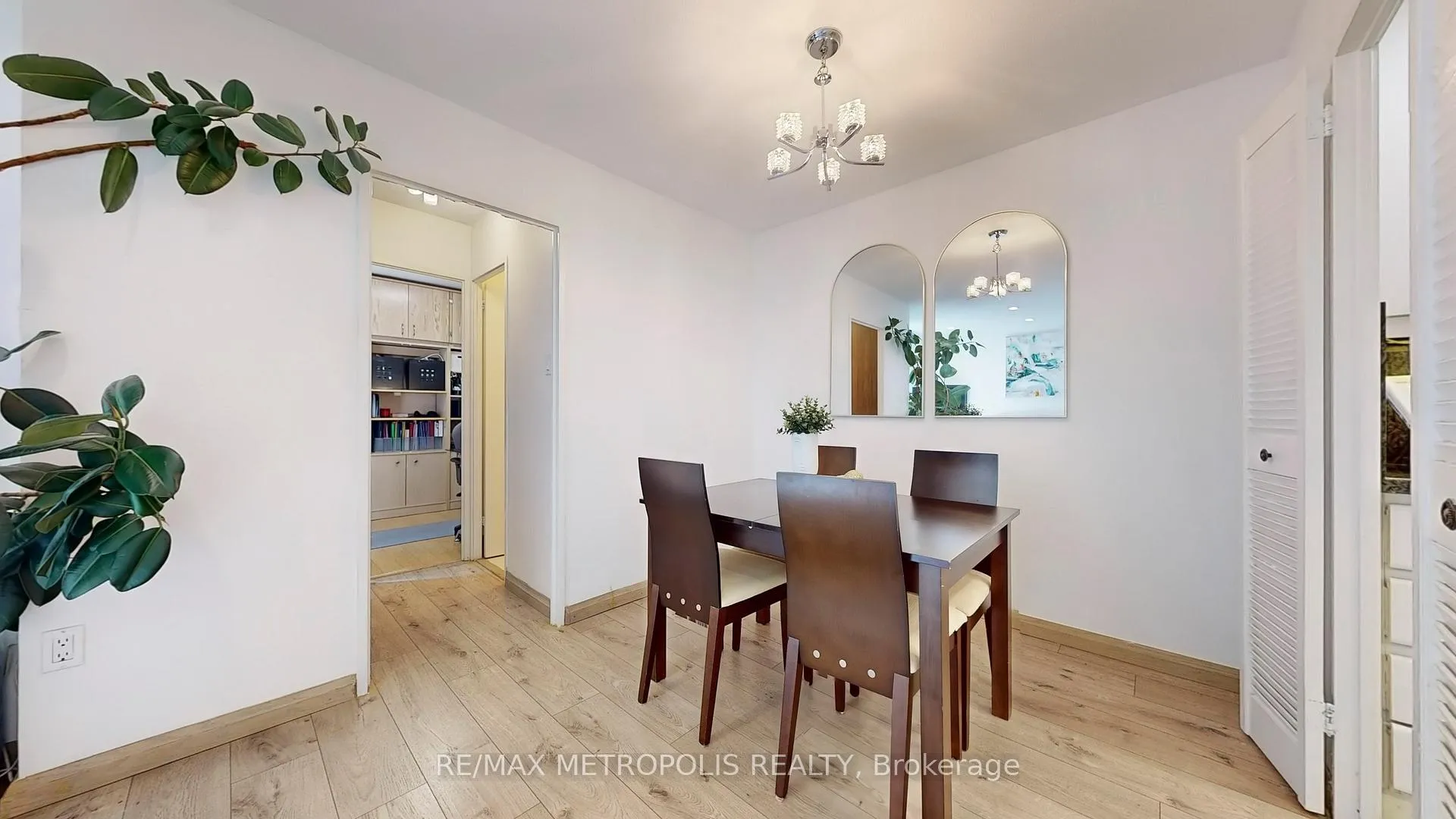 Photo 8 of Unit 357, 16B Elgin Street, Markham, Thornhill — HOMEH