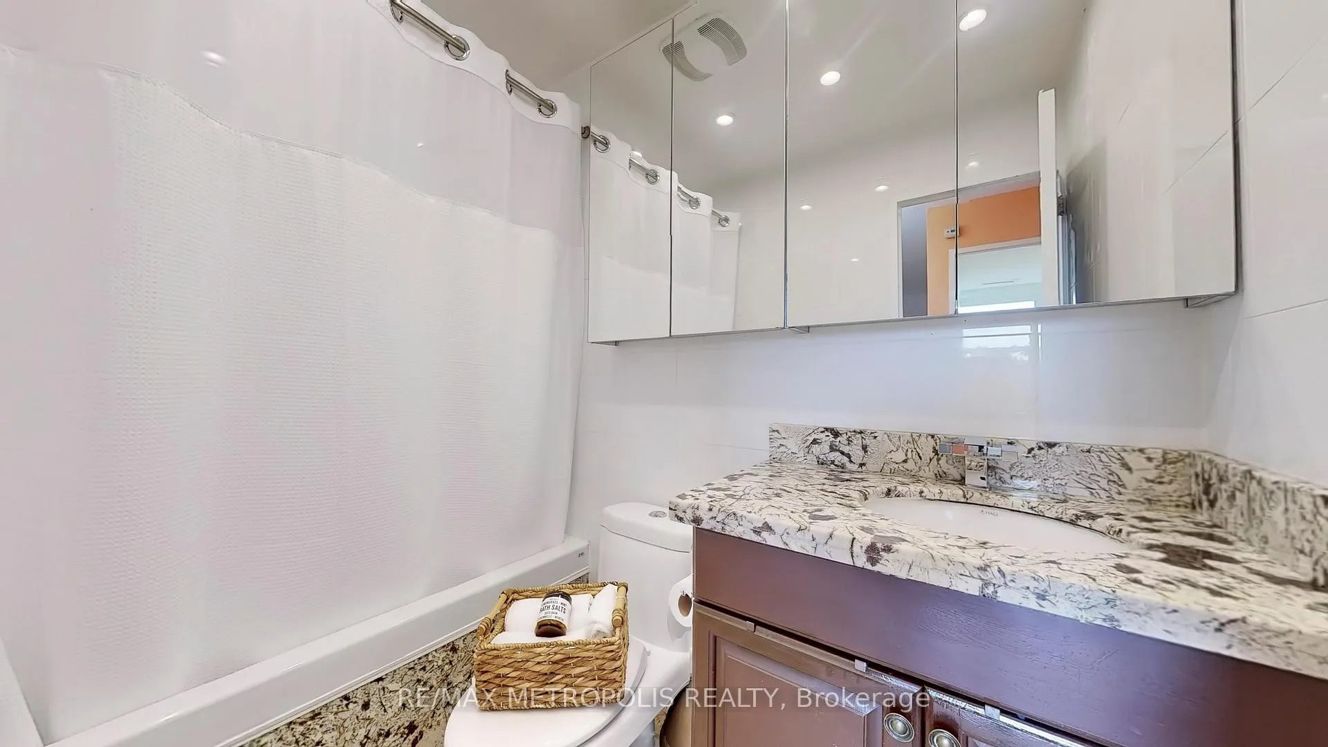 Photo 16 of Unit 357, 16B Elgin Street, Markham, Thornhill — HOMEH