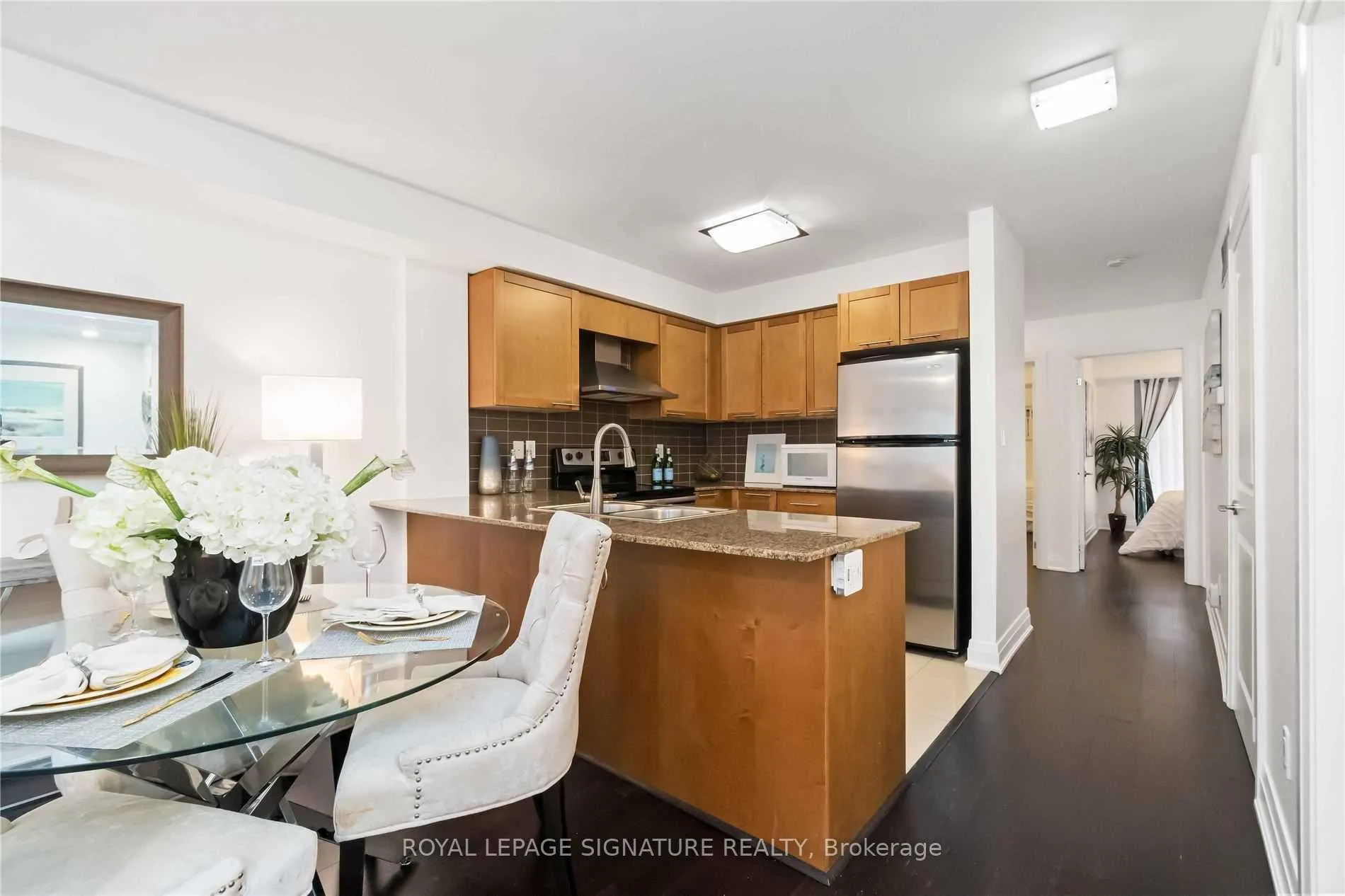 Photo 7 of Unit 107, 320 John Street, Markham, Thornhill — HOMEH