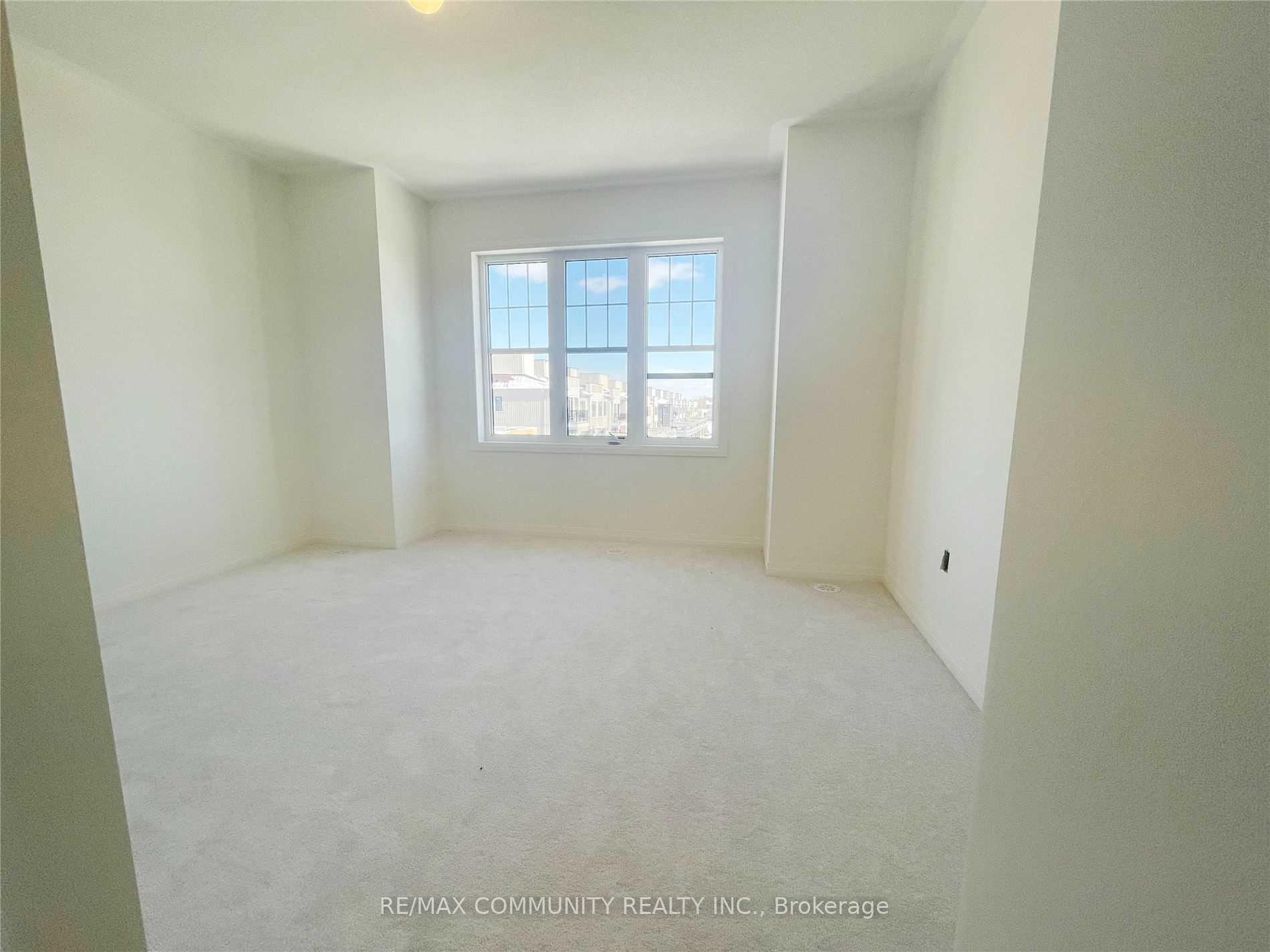 Photo 2 of 1577 Green Road, Clarington, Bowmanville — HOMEH