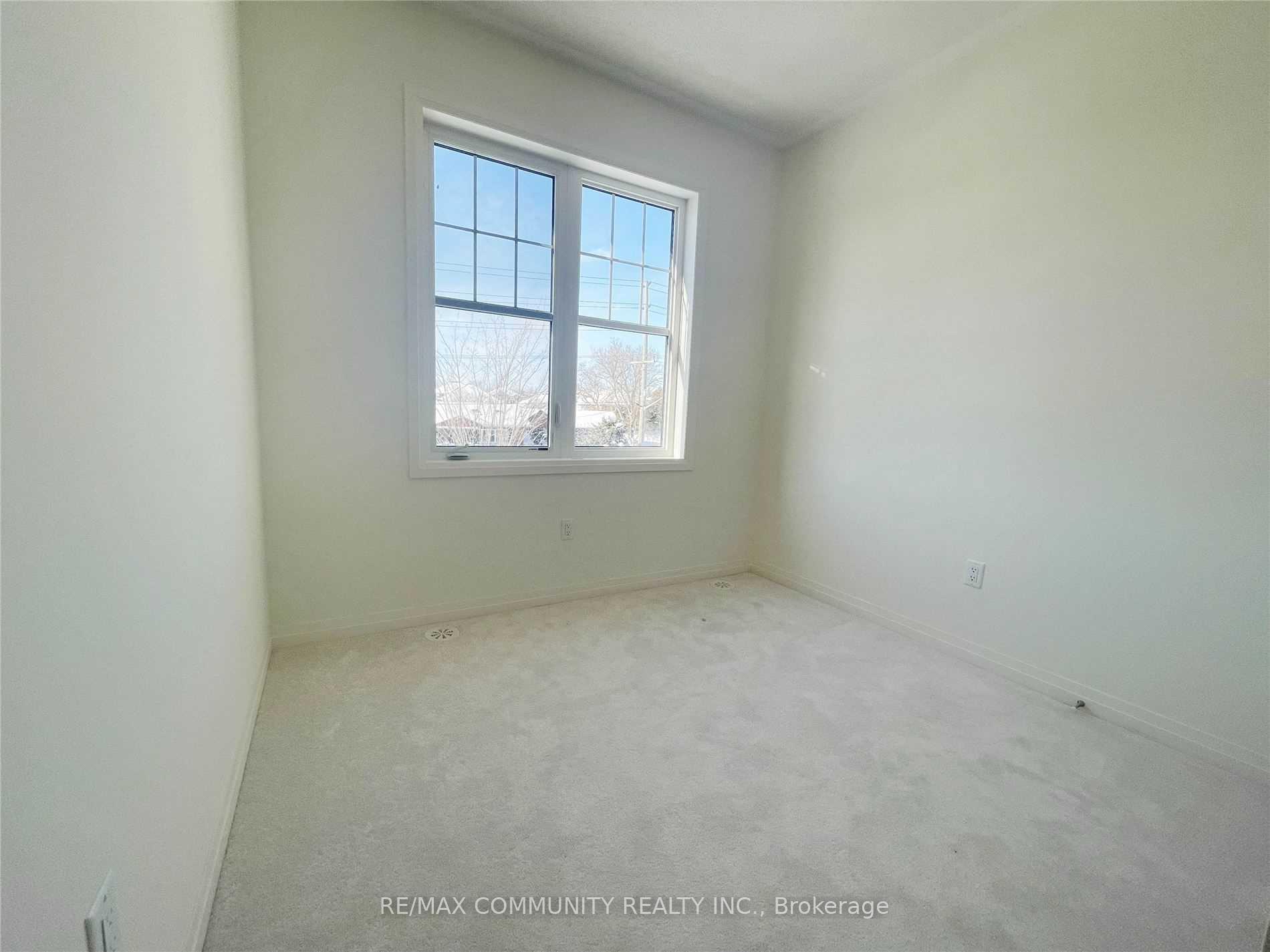 Photo 7 of 1577 Green Road, Clarington, Bowmanville — HOMEH