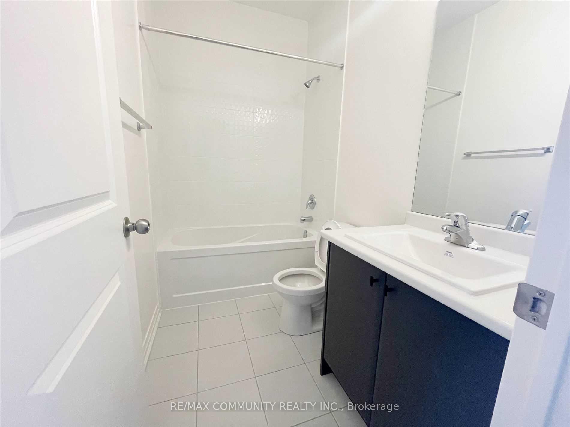 Photo 11 of 1577 Green Road, Clarington, Bowmanville — HOMEH