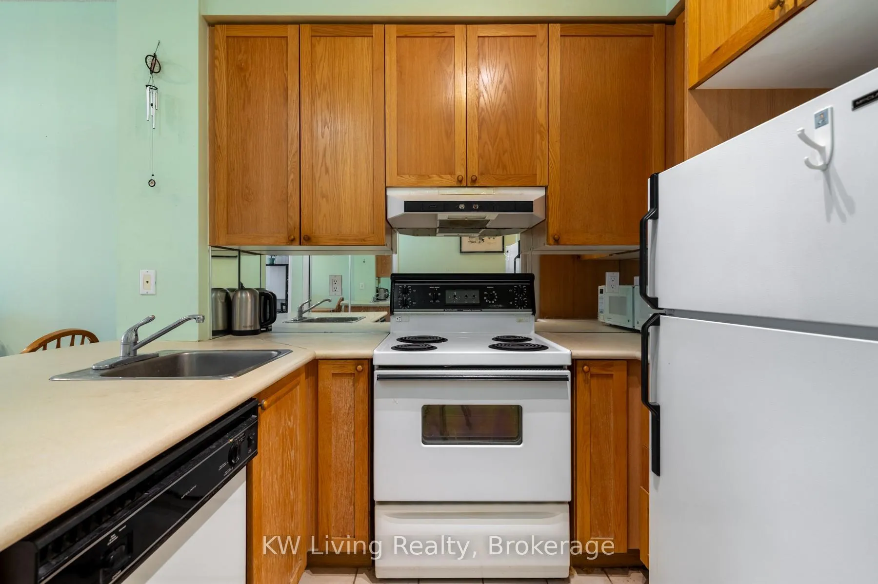 Photo 7 of Unit 404, 555 Yonge Street, Toronto, Church-Yonge Corridor — HOMEH