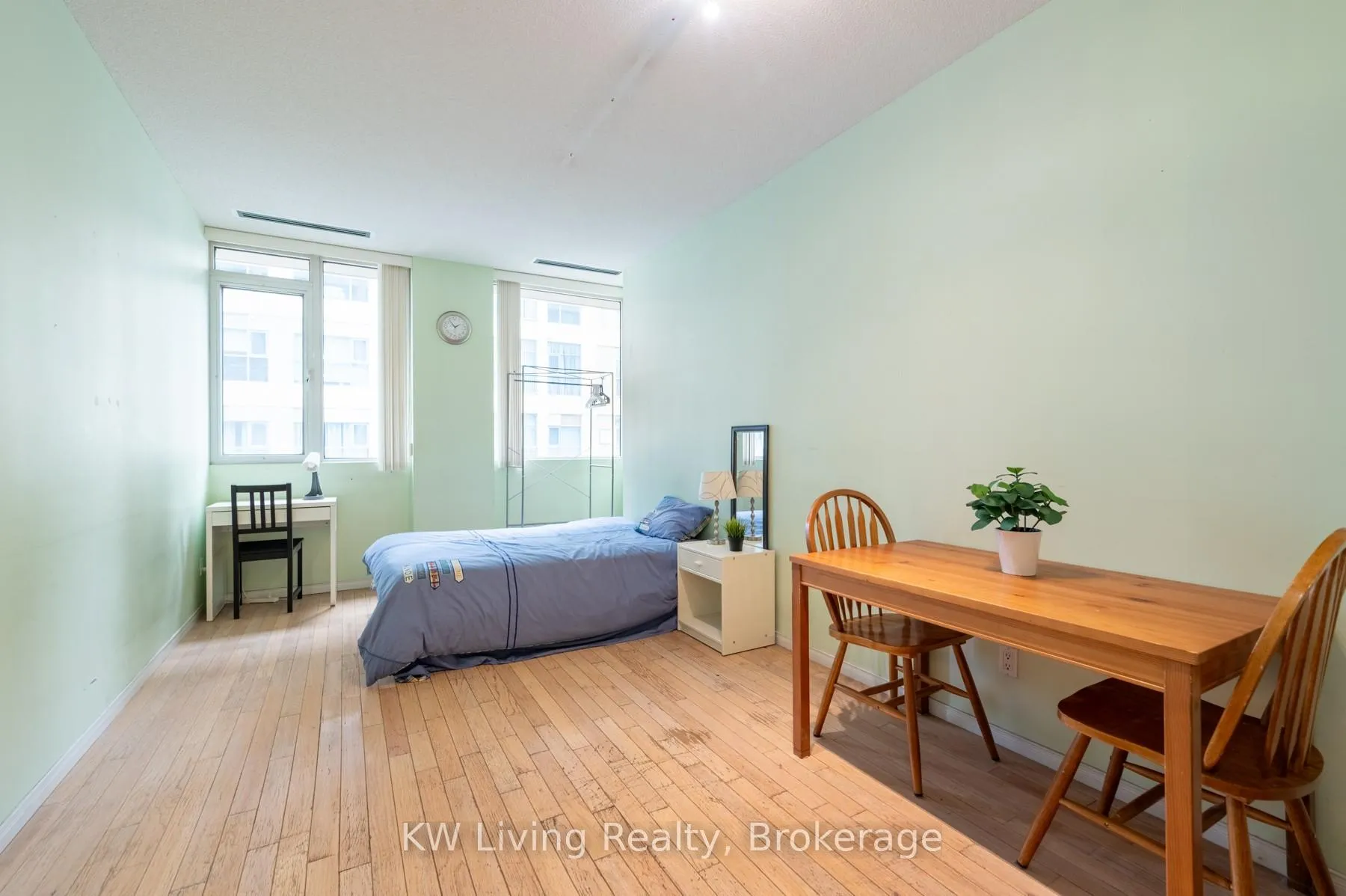 Photo 10 of Unit 404, 555 Yonge Street, Toronto, Church-Yonge Corridor — HOMEH