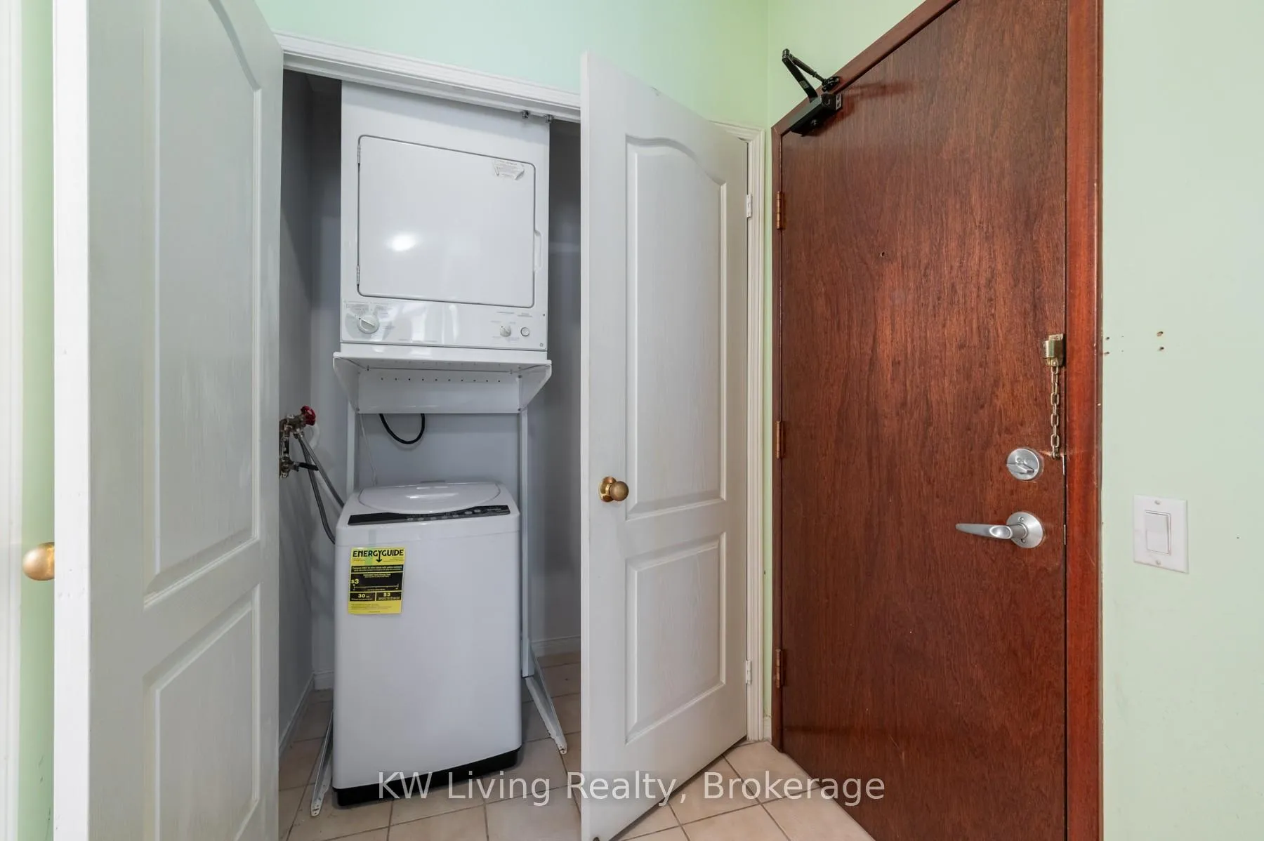 Photo 27 of Unit 404, 555 Yonge Street, Toronto, Church-Yonge Corridor — HOMEH