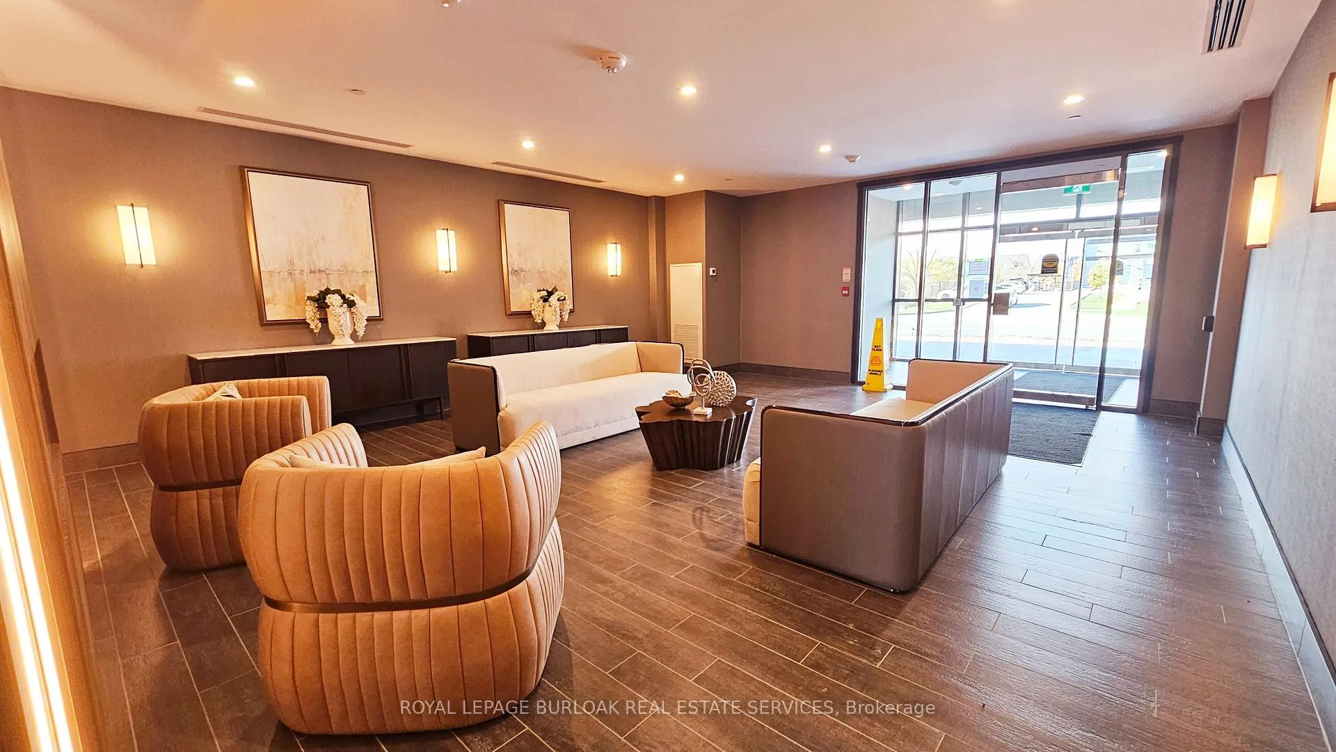 Photo 3 of Unit 322, 470 Dundas Street E, Hamilton, Waterdown — HOMEH