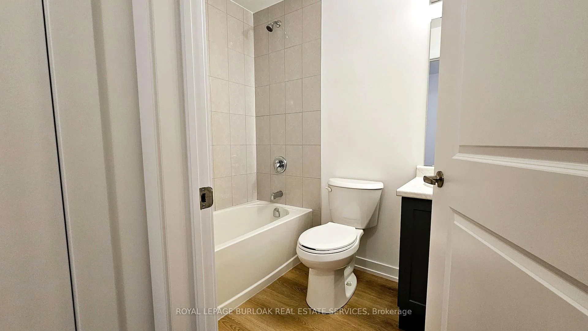 Photo 6 of Unit 322, 470 Dundas Street E, Hamilton, Waterdown — HOMEH