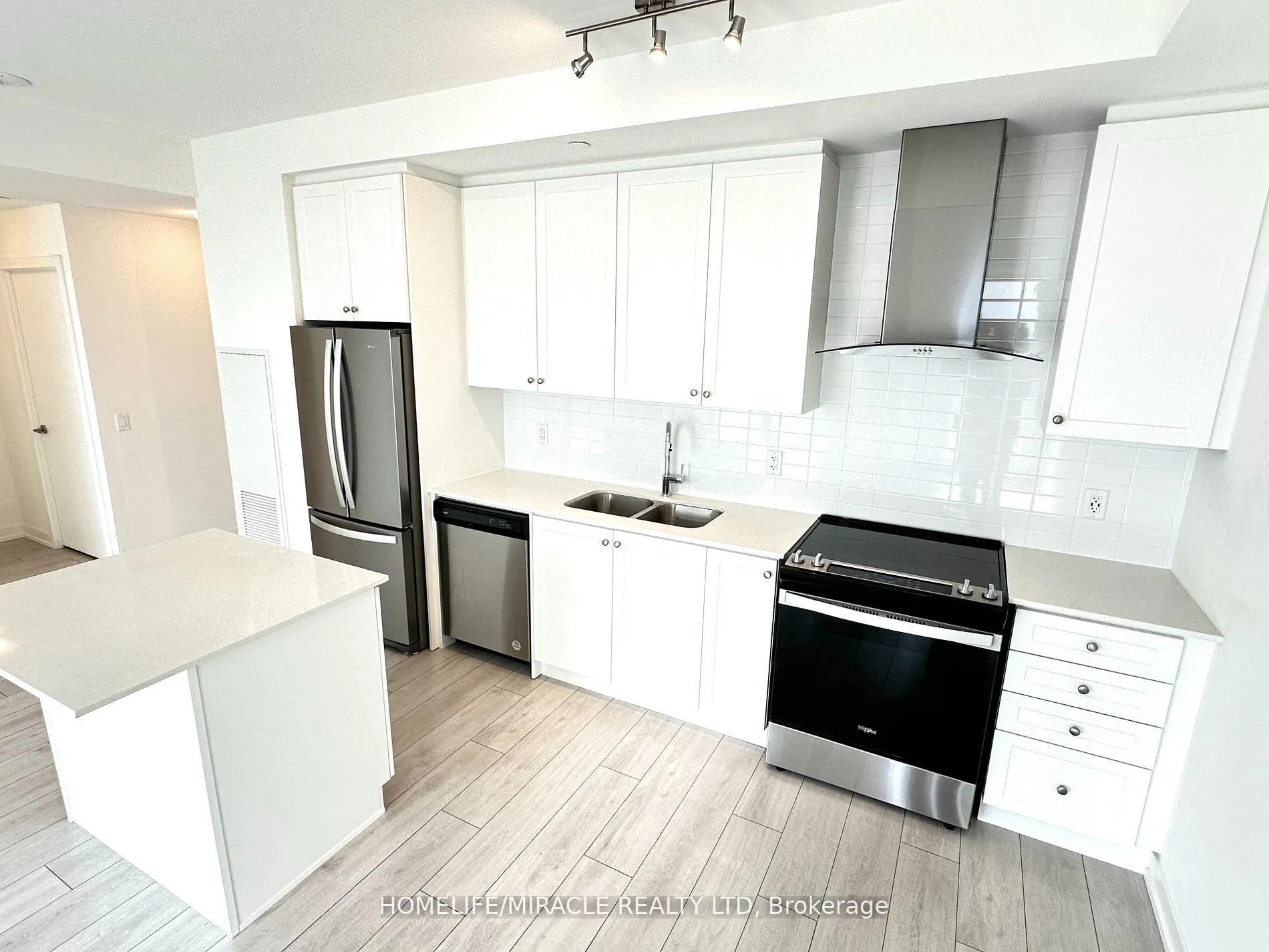 Photo 4 of Unit 2004, 55 Duke Street, Kitchener, City Commercial Core — HOMEH