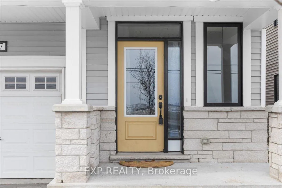 Photo 3 of 217 Hibernian Walk, Ottawa, Kanata - Emerald Meadows/Trailwest — HOMEH