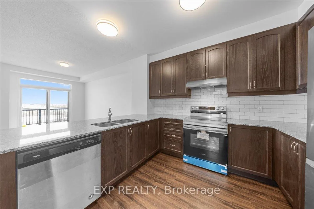 Photo 9 of 217 Hibernian Walk, Ottawa, Kanata - Emerald Meadows/Trailwest — HOMEH