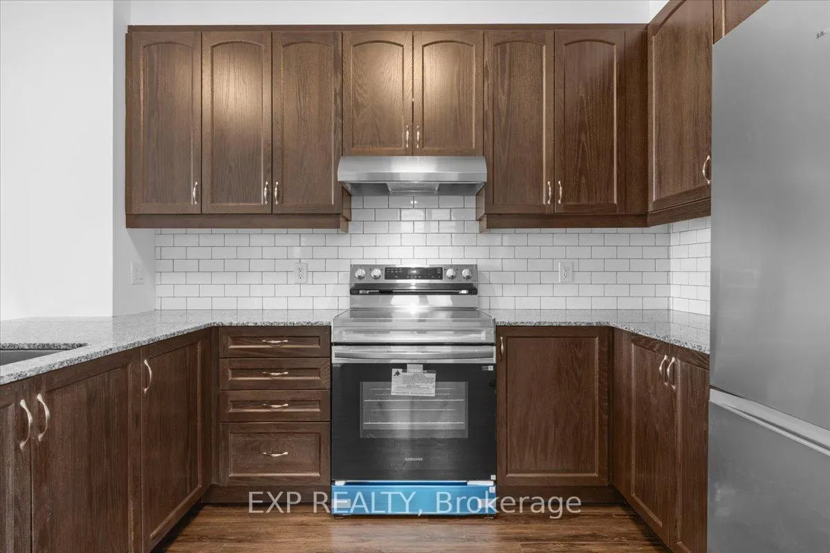 Photo 10 of 217 Hibernian Walk, Ottawa, Kanata - Emerald Meadows/Trailwest — HOMEH