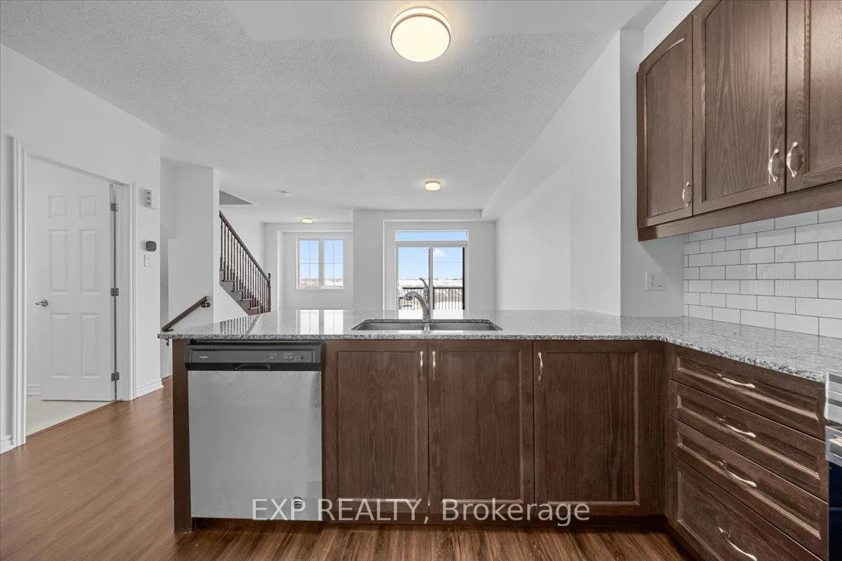 Photo 11 of 217 Hibernian Walk, Ottawa, Kanata - Emerald Meadows/Trailwest — HOMEH