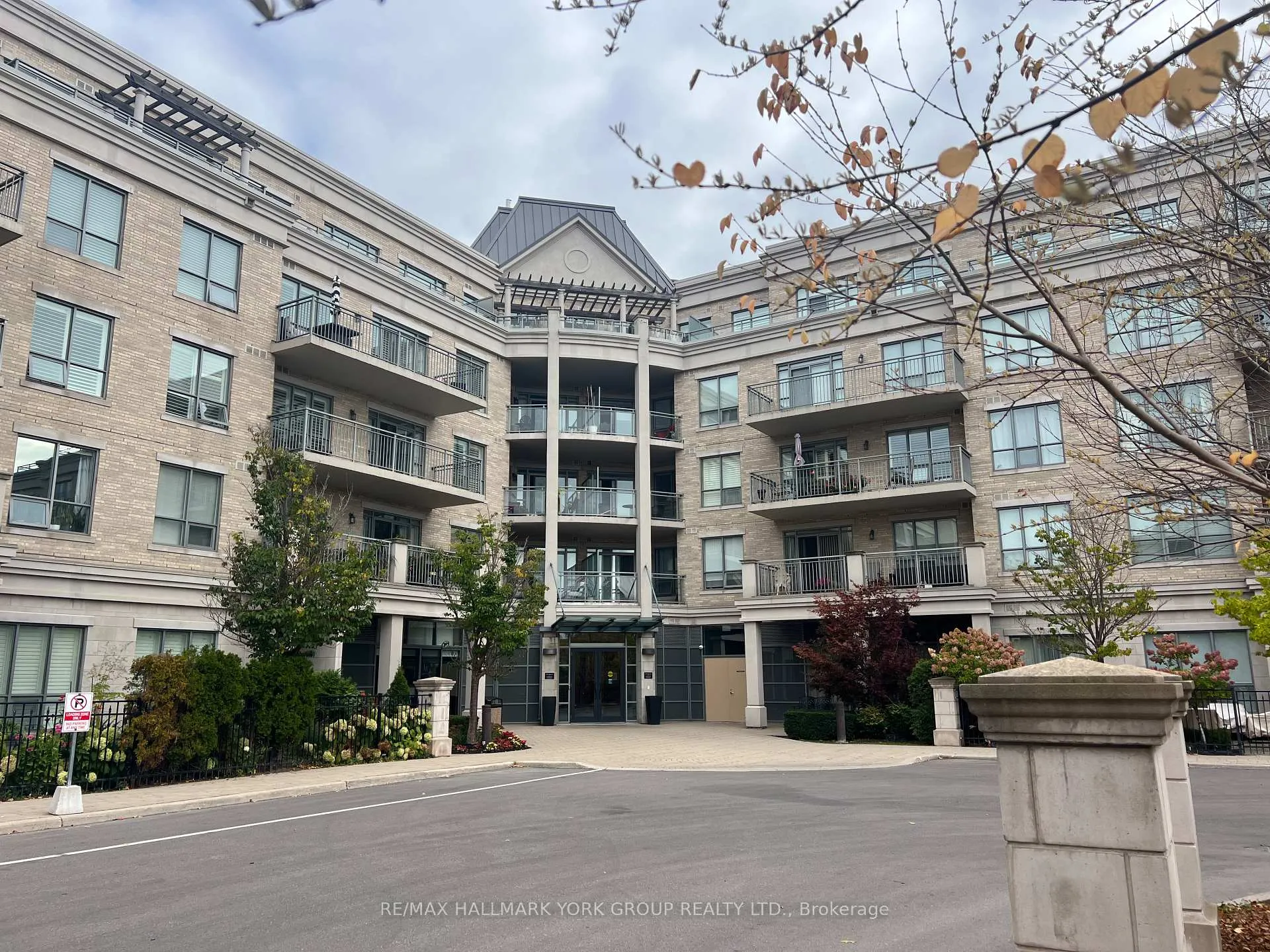 Photo 1 of Unit 428, 180 John West Way, Aurora, Bayview Wellington — HOMEH