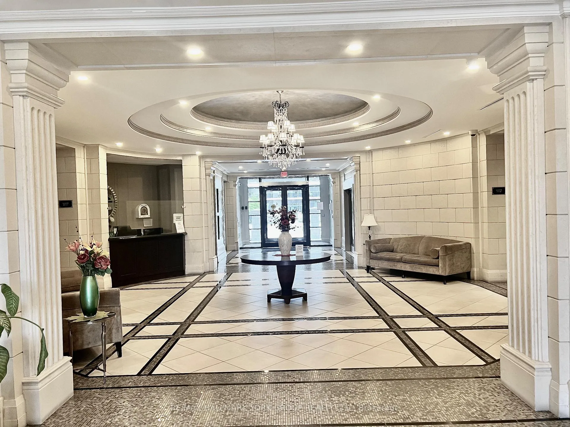 Photo 3 of Unit 428, 180 John West Way, Aurora, Bayview Wellington — HOMEH