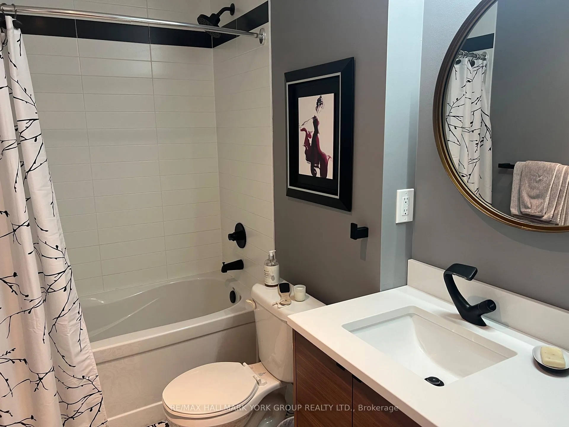 Photo 9 of Unit 428, 180 John West Way, Aurora, Bayview Wellington — HOMEH