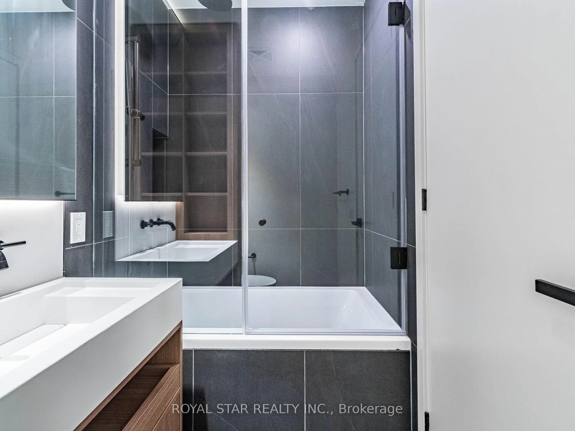 Photo 27 of Unit 3906, 55 Charles Street E, Toronto, Church-Yonge Corridor — HOMEH