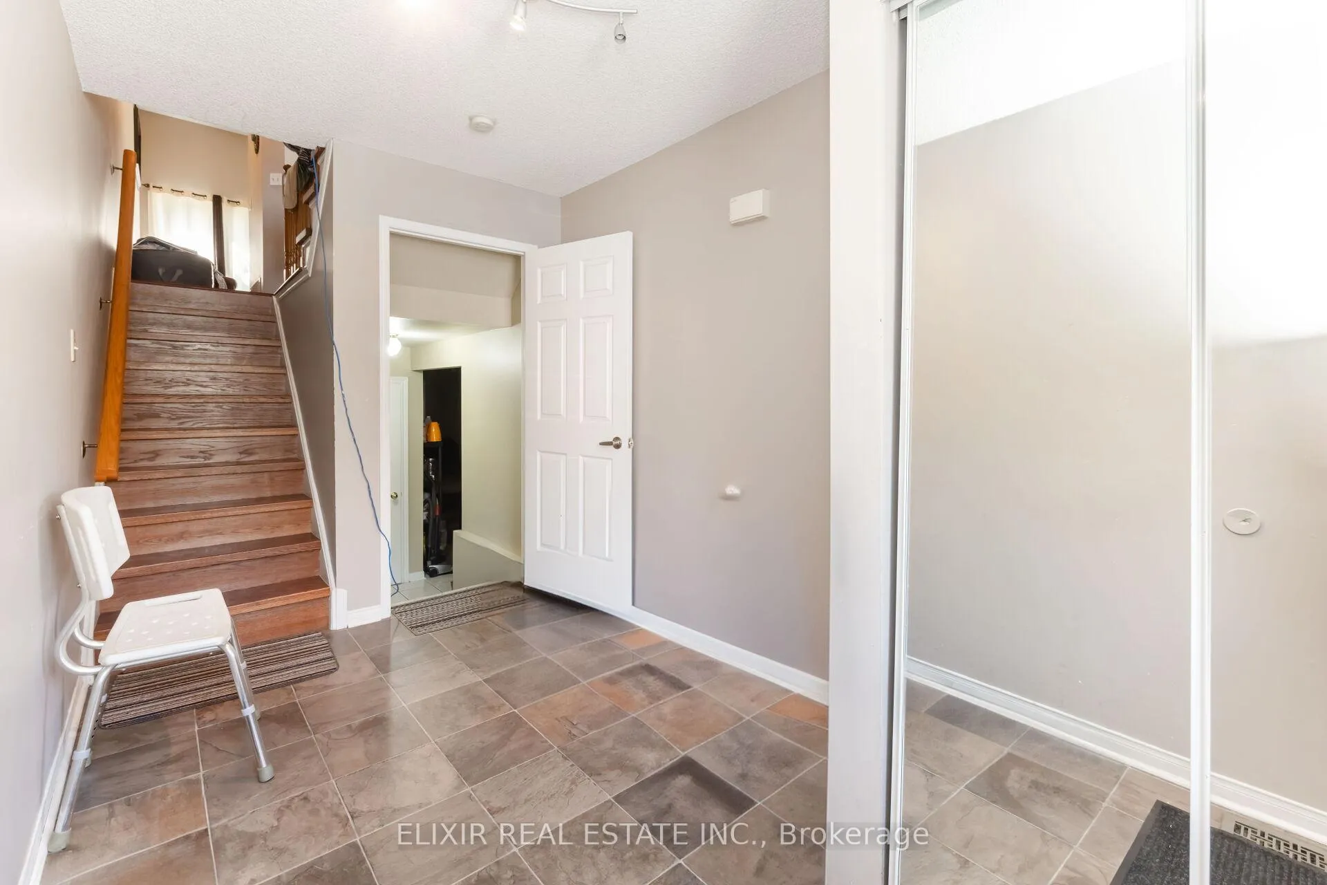 Photo 4 of Unit 16, 1995 Pinegrove Avenue, Pickering, Highbush — HOMEH