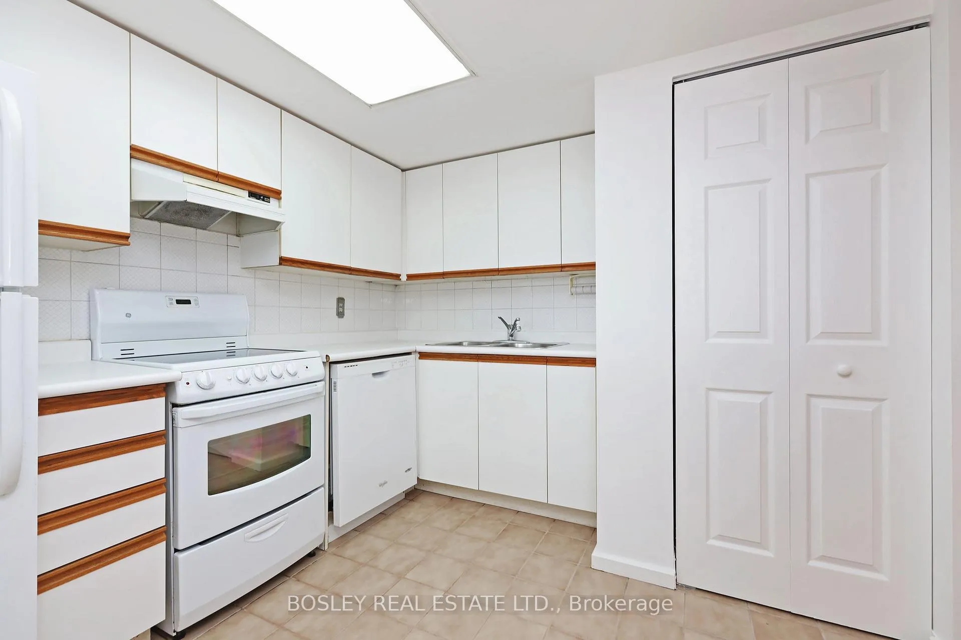 Photo 12 of Unit 2106, 15 Maitland Place, Toronto, Cabbagetown-South St. James Town — HOMEH