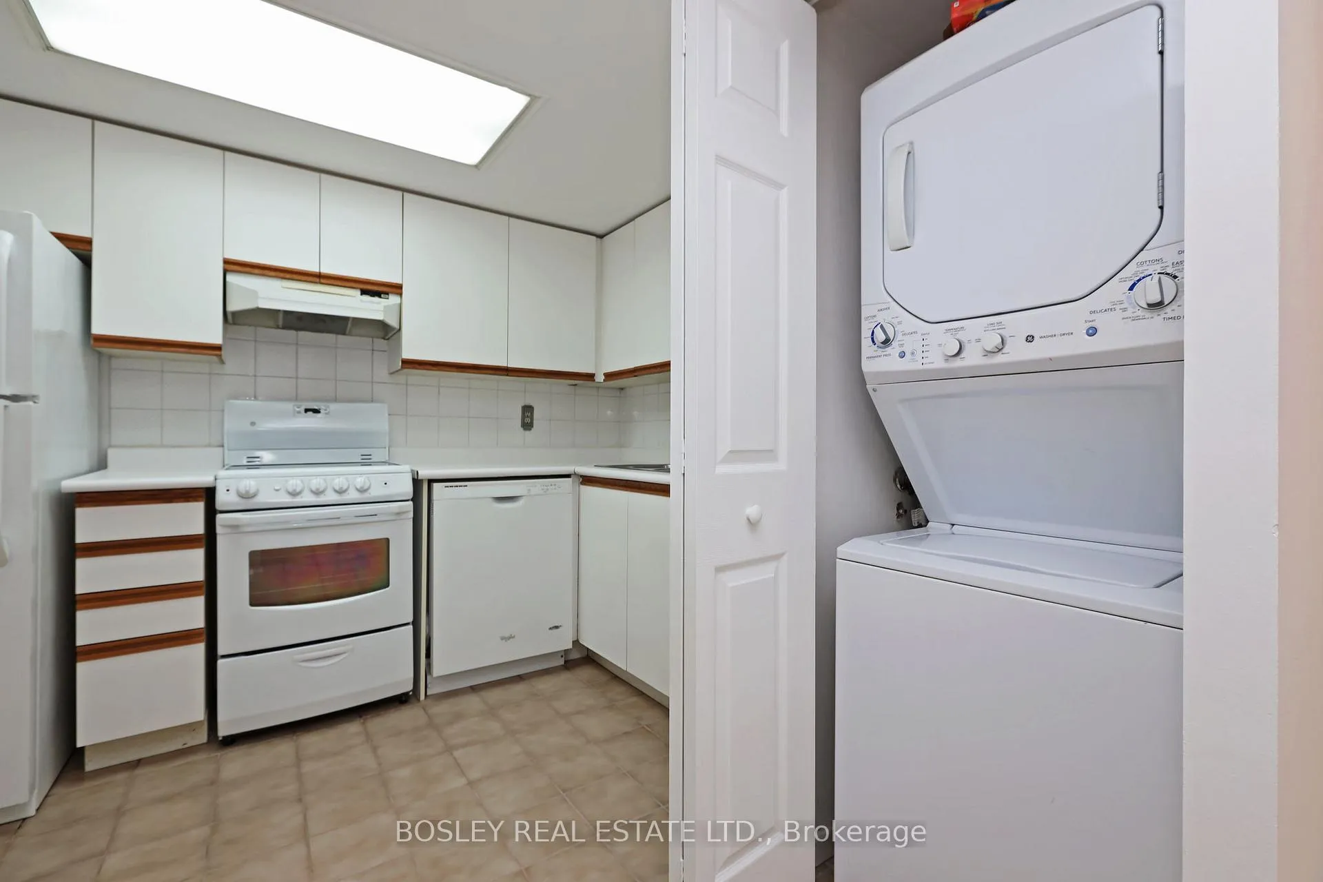 Photo 13 of Unit 2106, 15 Maitland Place, Toronto, Cabbagetown-South St. James Town — HOMEH