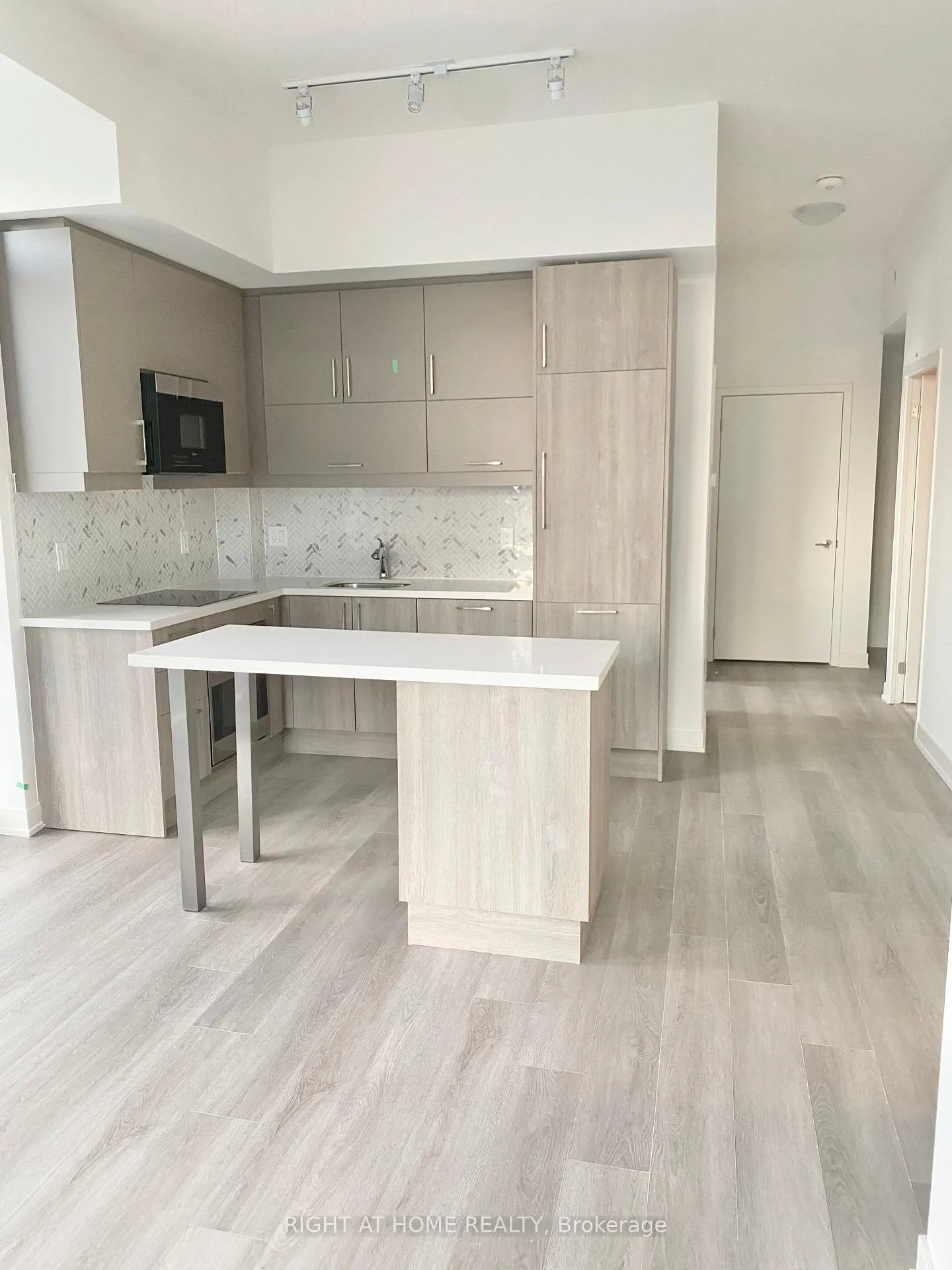 Photo 3 of Unit 1027, 8119 Birchmount Road, Markham, Unionville — HOMEH