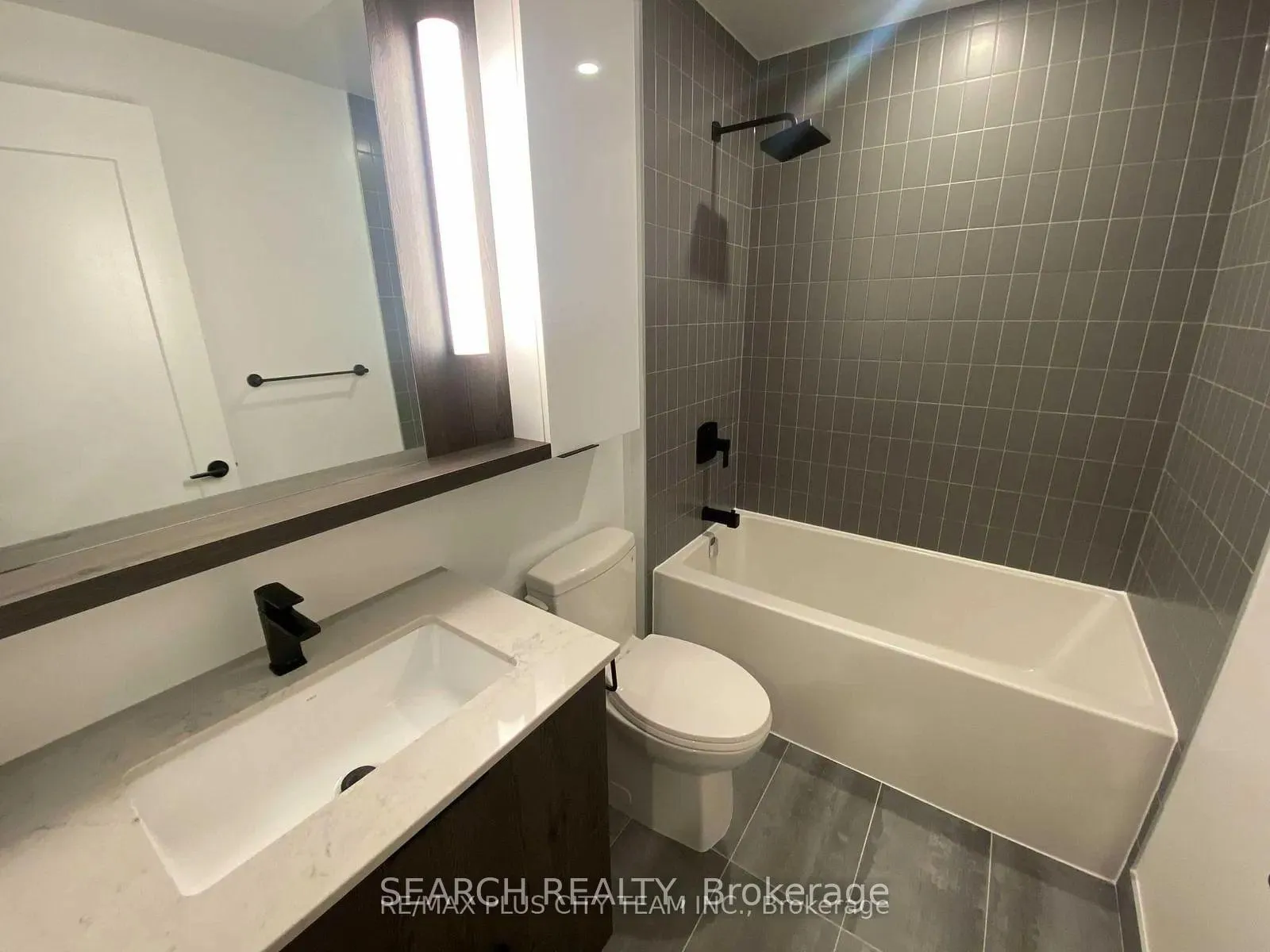 Photo 5 of Unit 719, 5 Defries Street, Toronto, Regent Park — HOMEH