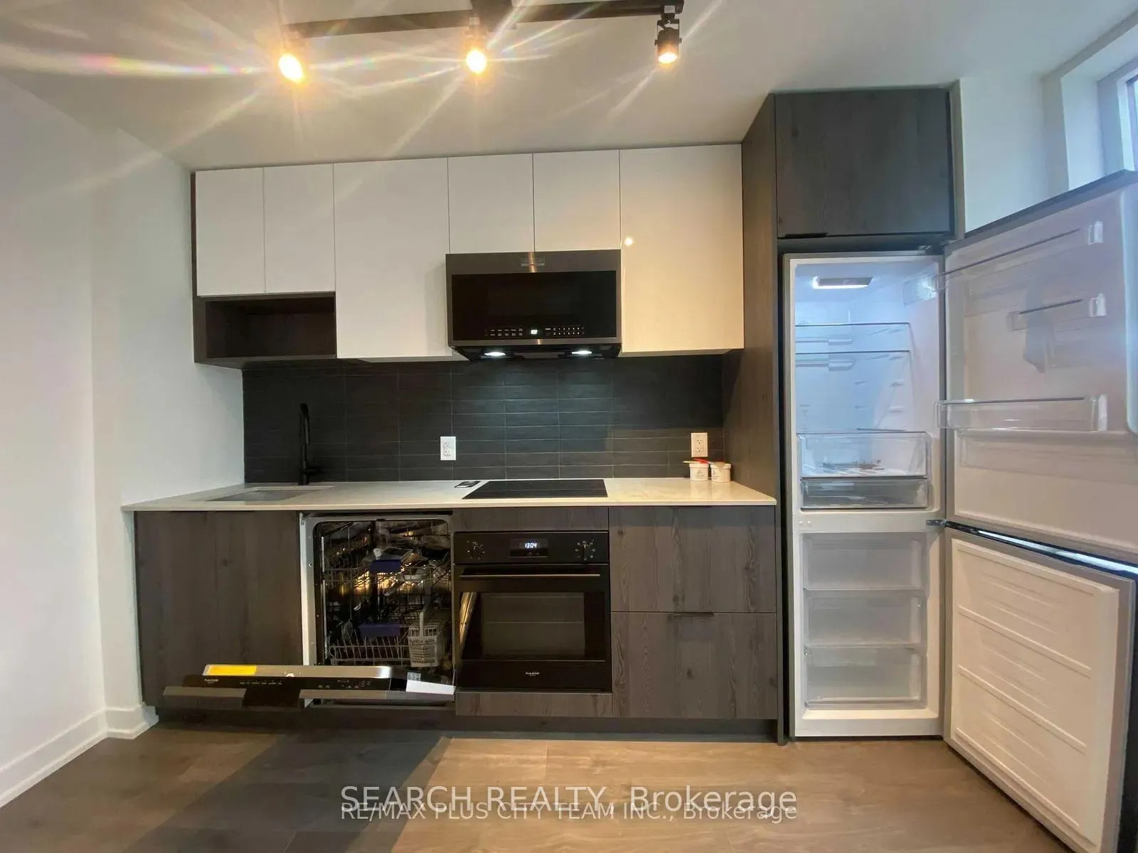 Photo 9 of Unit 719, 5 Defries Street, Toronto, Regent Park — HOMEH