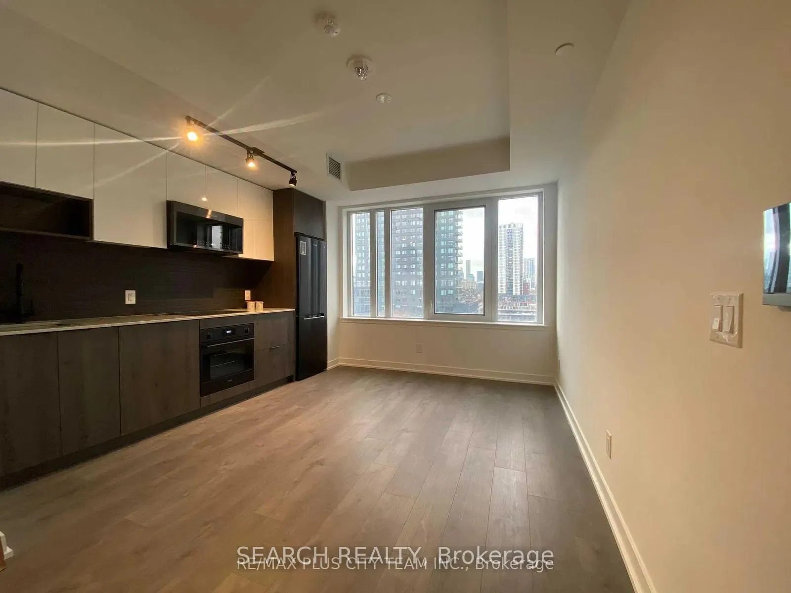 Photo 10 of Unit 719, 5 Defries Street, Toronto, Regent Park — HOMEH