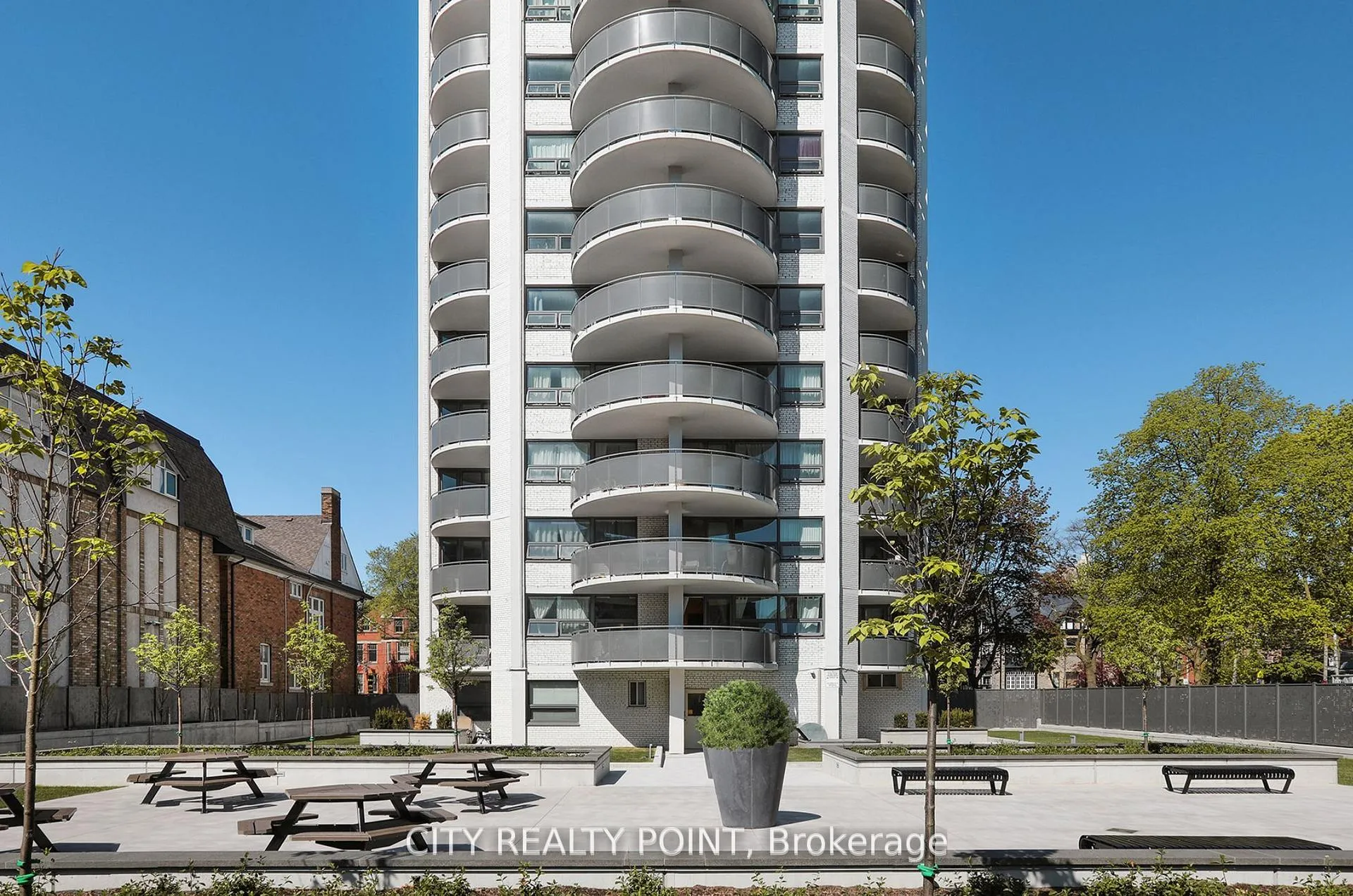 Front of Unit 402, 485 Huron Street