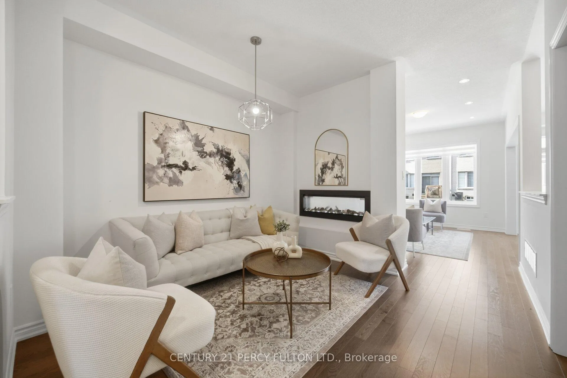 Photo 3 of 32 Mountainside Crescent, Whitby, Rolling Acres — HOMEH