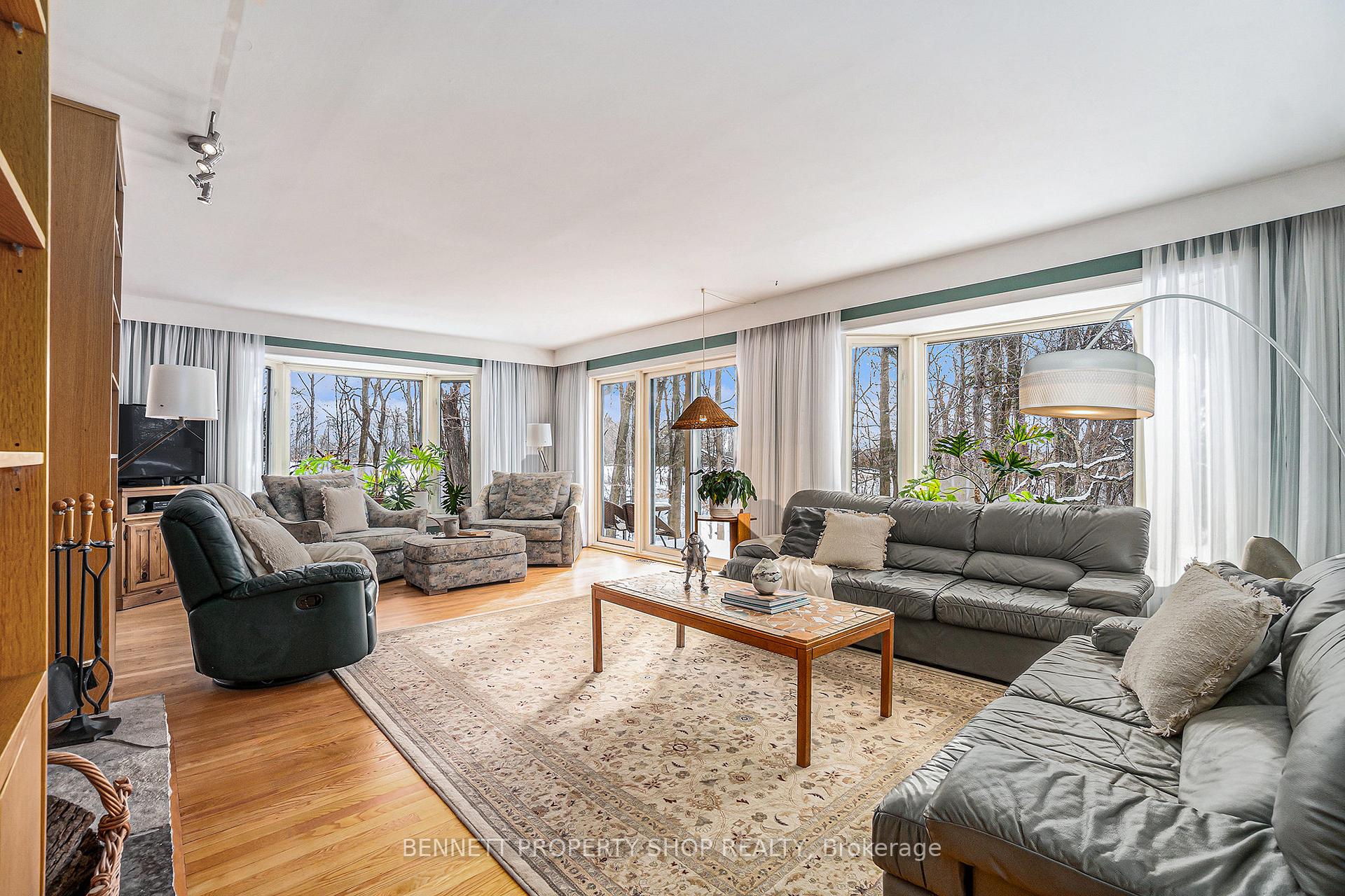 Photo 4 of 1408 Balmoral Drive, Ottawa, Riverside South/Gloucester Glen — HOMEH