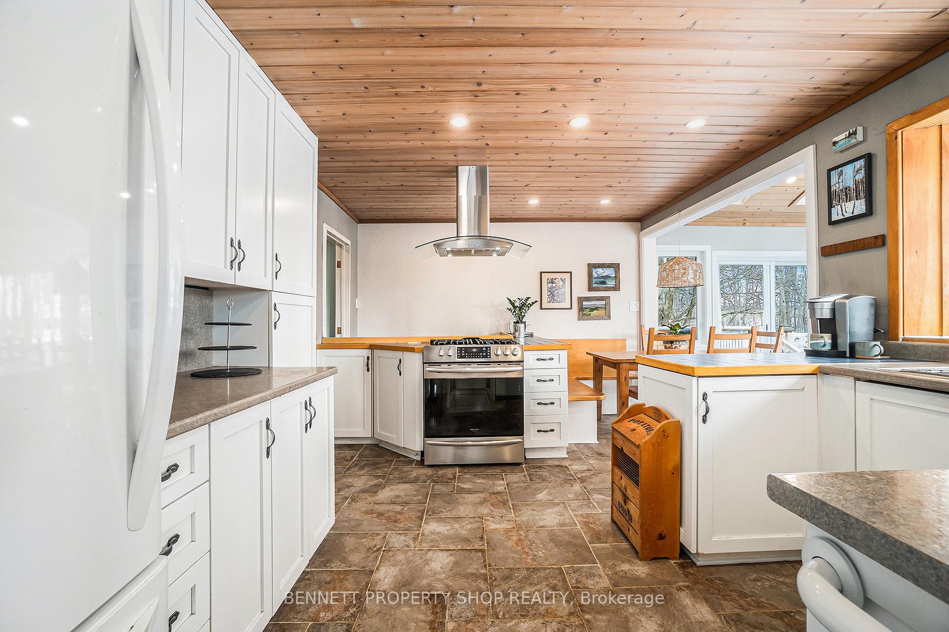Photo 8 of 1408 Balmoral Drive, Ottawa, Riverside South/Gloucester Glen — HOMEH
