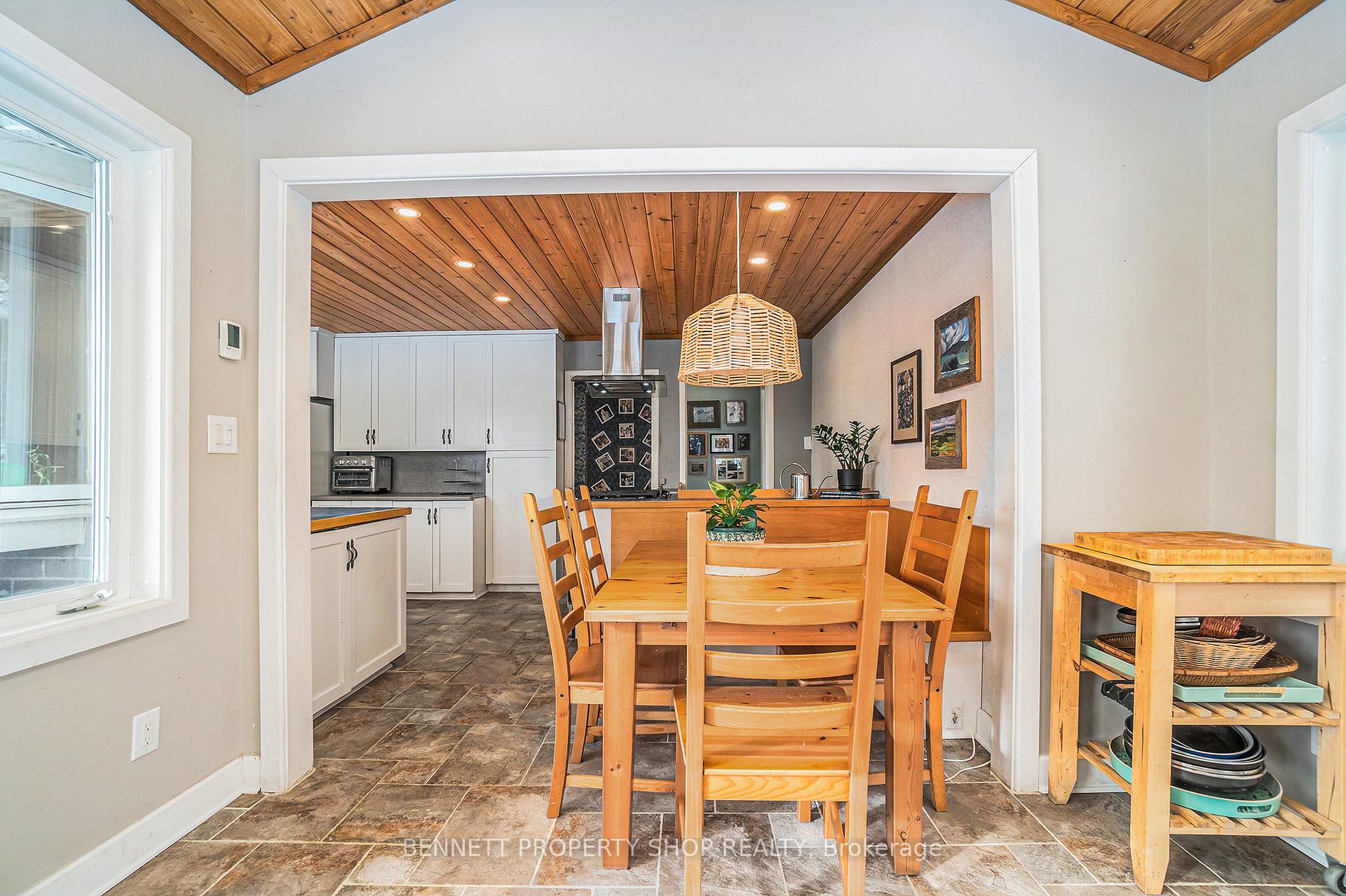 Photo 13 of 1408 Balmoral Drive, Ottawa, Riverside South/Gloucester Glen — HOMEH