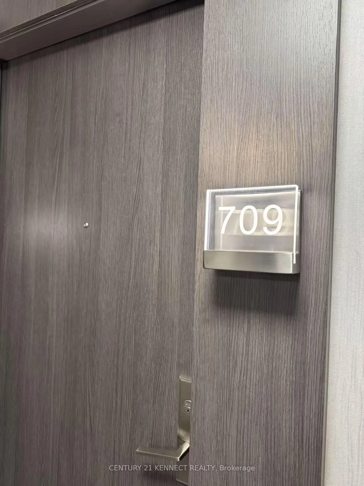 Photo 3 of Unit 709, 25 Water Walk Drive, Markham, Unionville — HOMEH