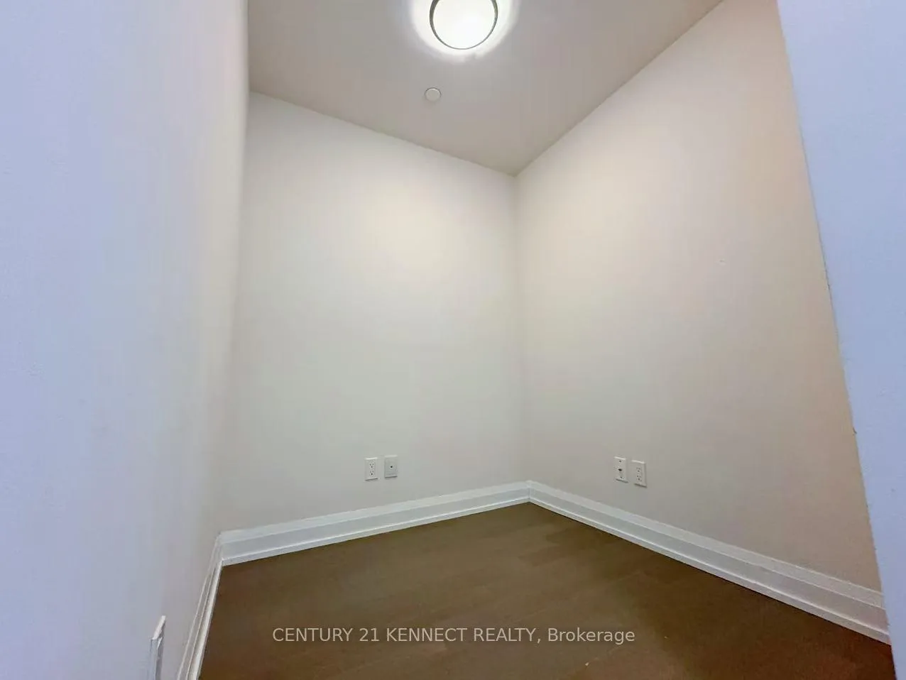 Photo 8 of Unit 709, 25 Water Walk Drive, Markham, Unionville — HOMEH
