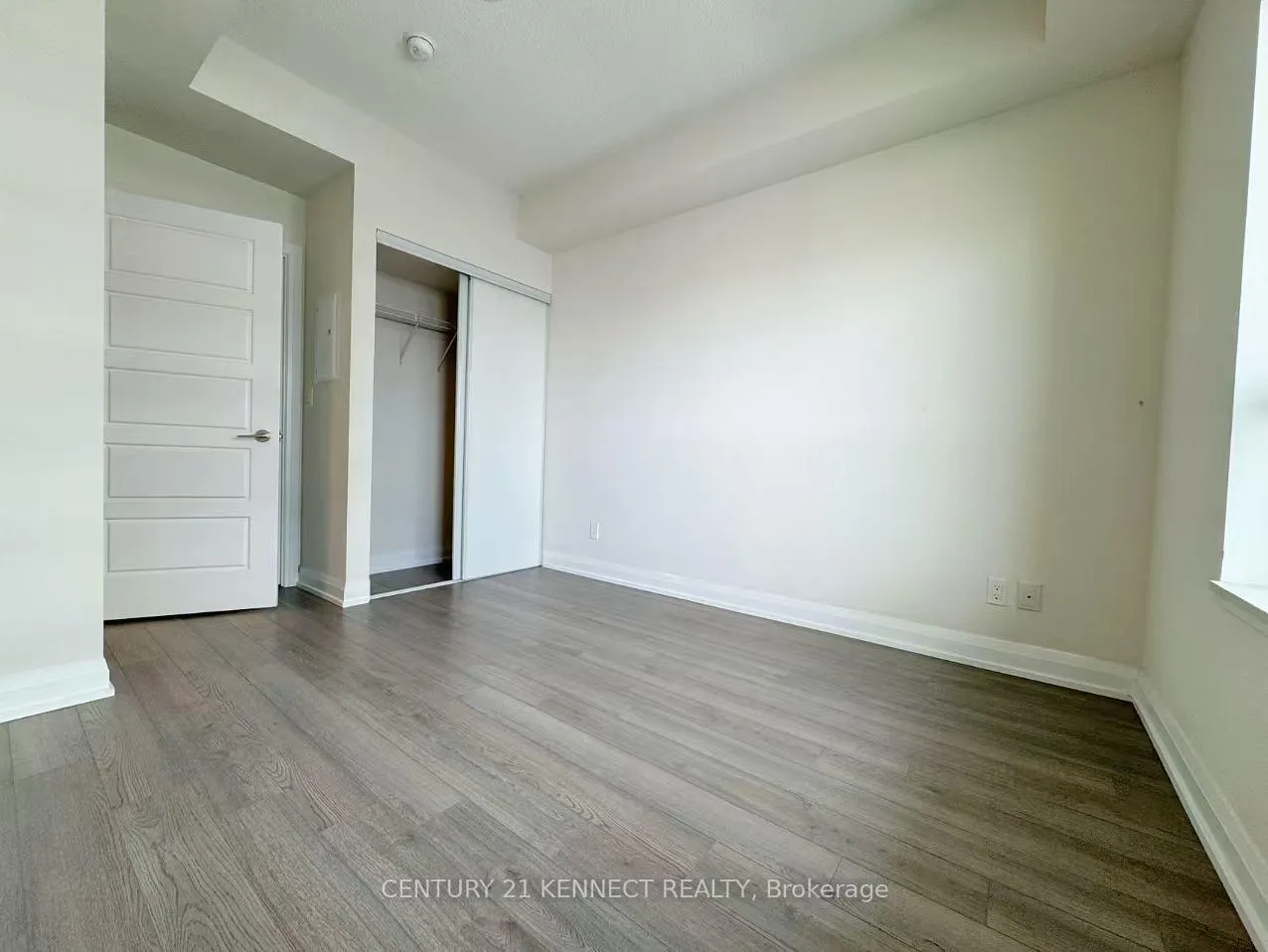 Photo 10 of Unit 709, 25 Water Walk Drive, Markham, Unionville — HOMEH